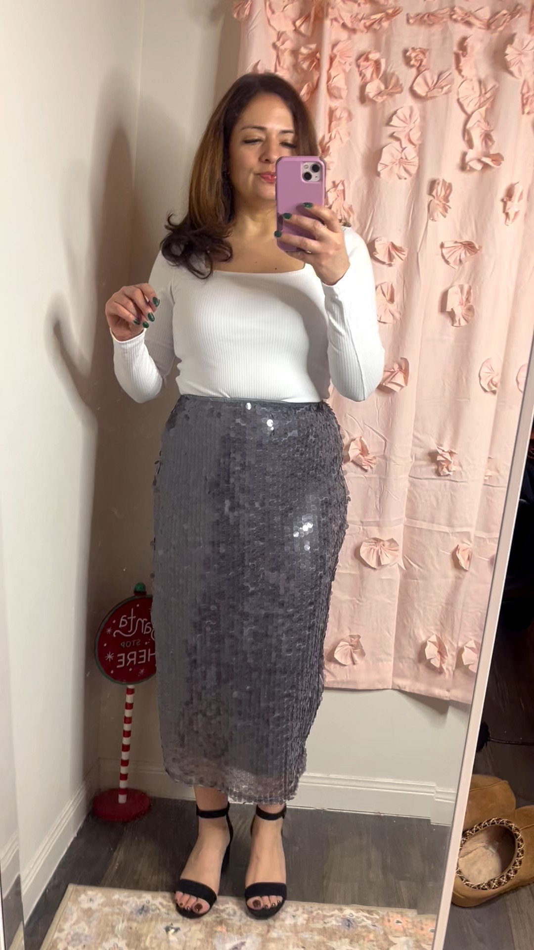 This sequin midi skirt is so lovely wearing a size small perfect for the holidays and a winter outfit! 


#LTKHoliday #LTKSaleAlert