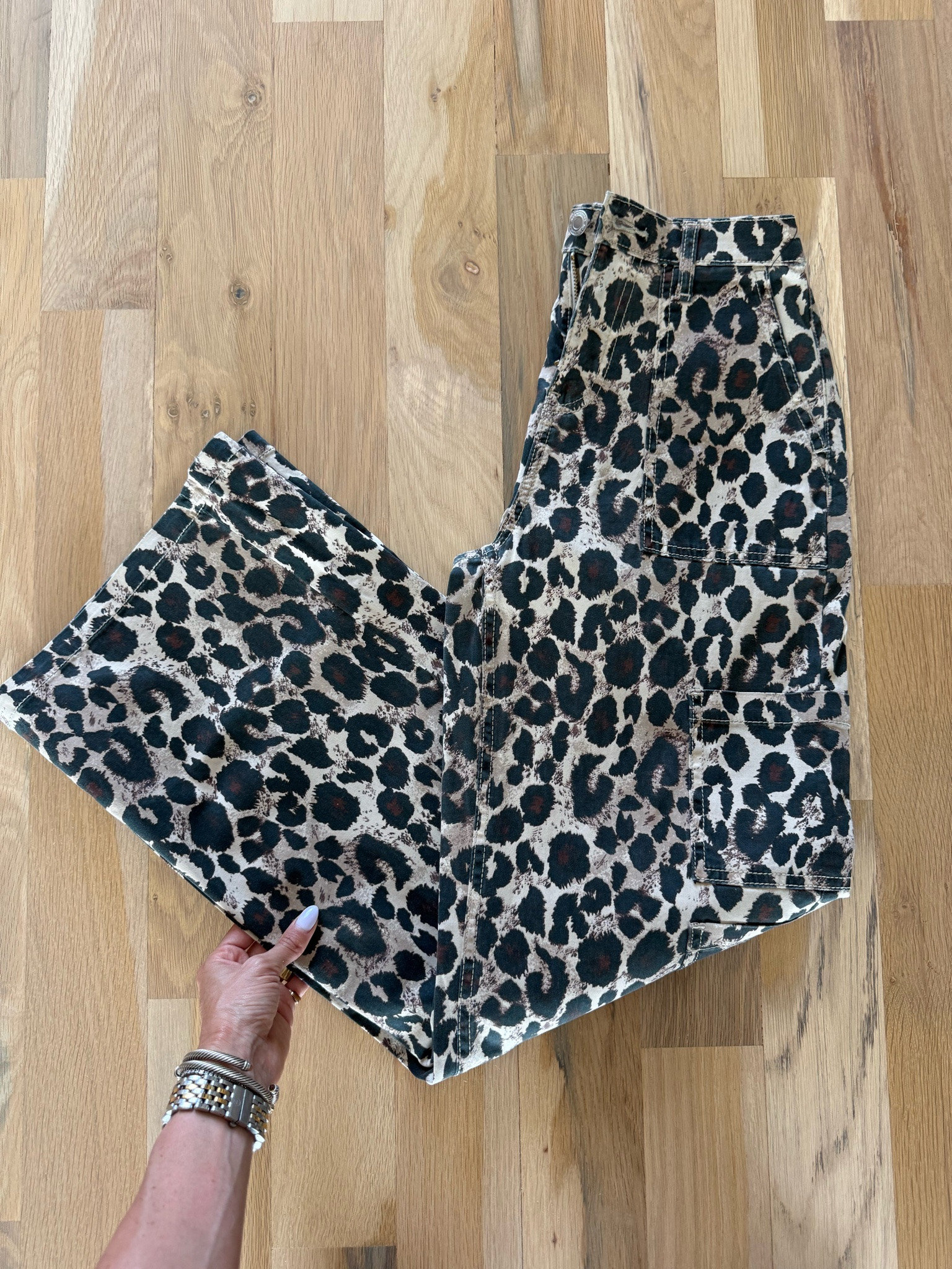 These trending leopard cargo pants size xxs add trend to everyday looks.

#LTKstorytime