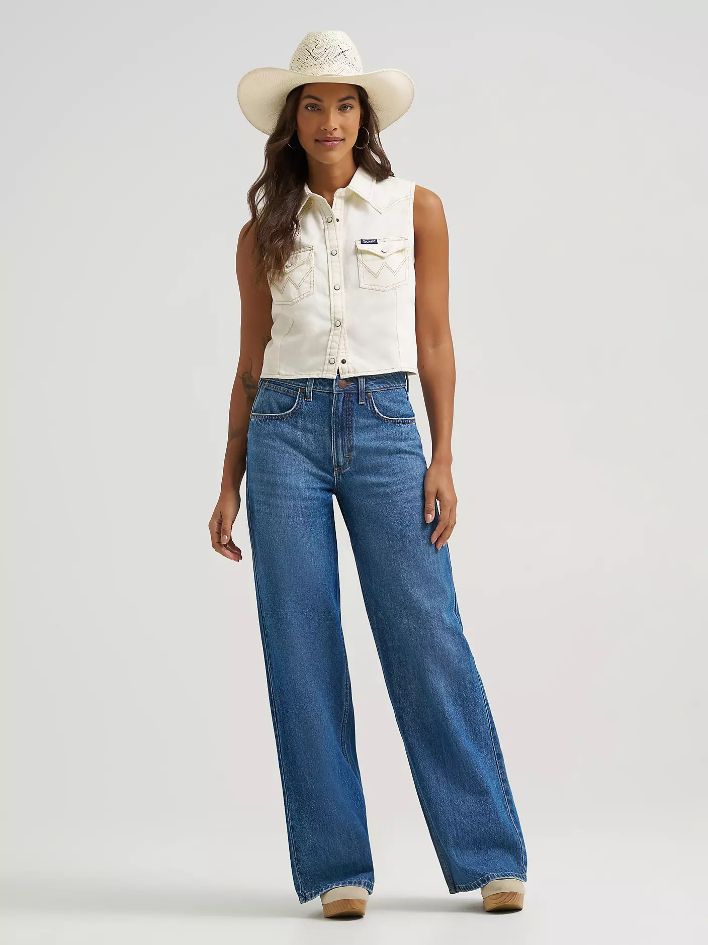 Women's Sleeveless Denim Snap Shirt | Wrangler