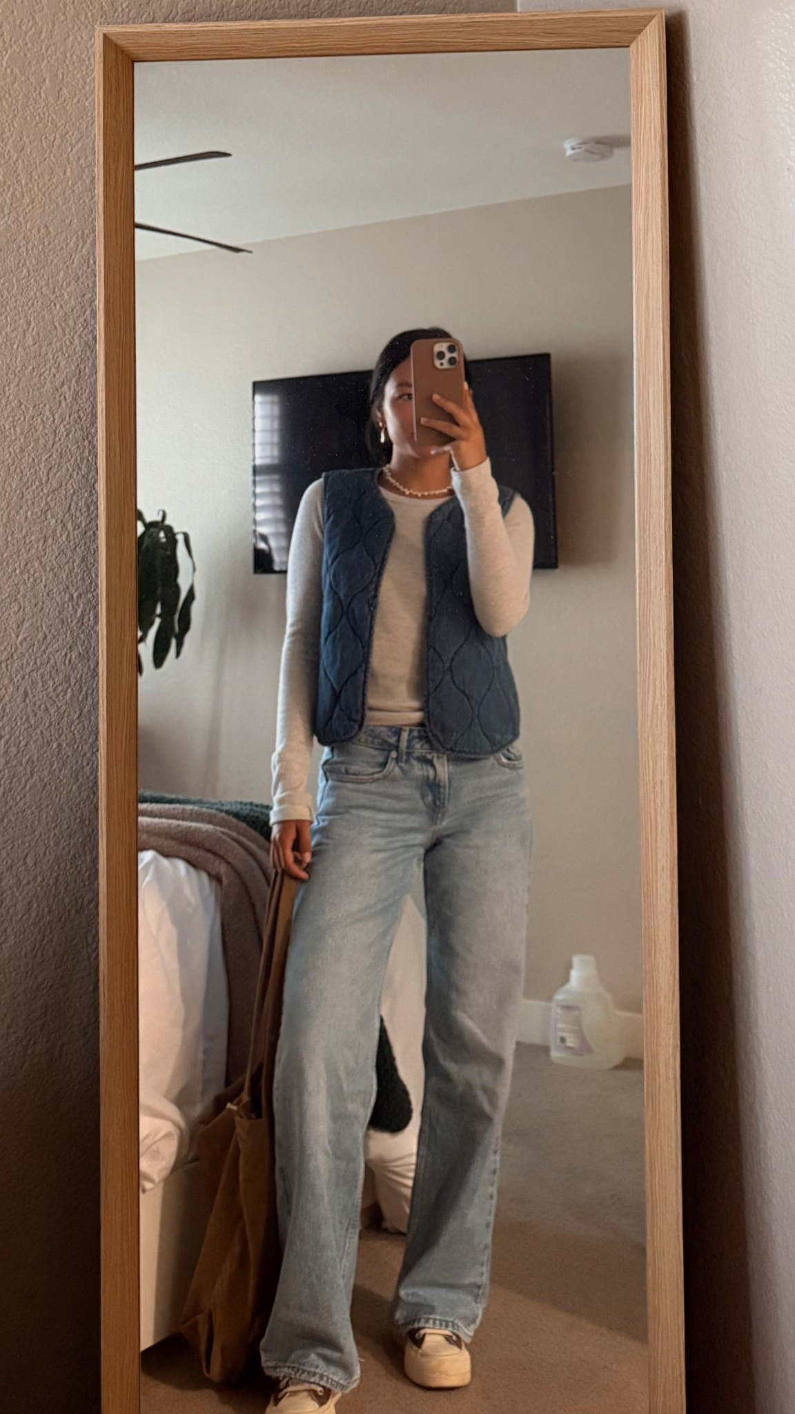 Casual/nice fit!
Top is from brandy melville!
