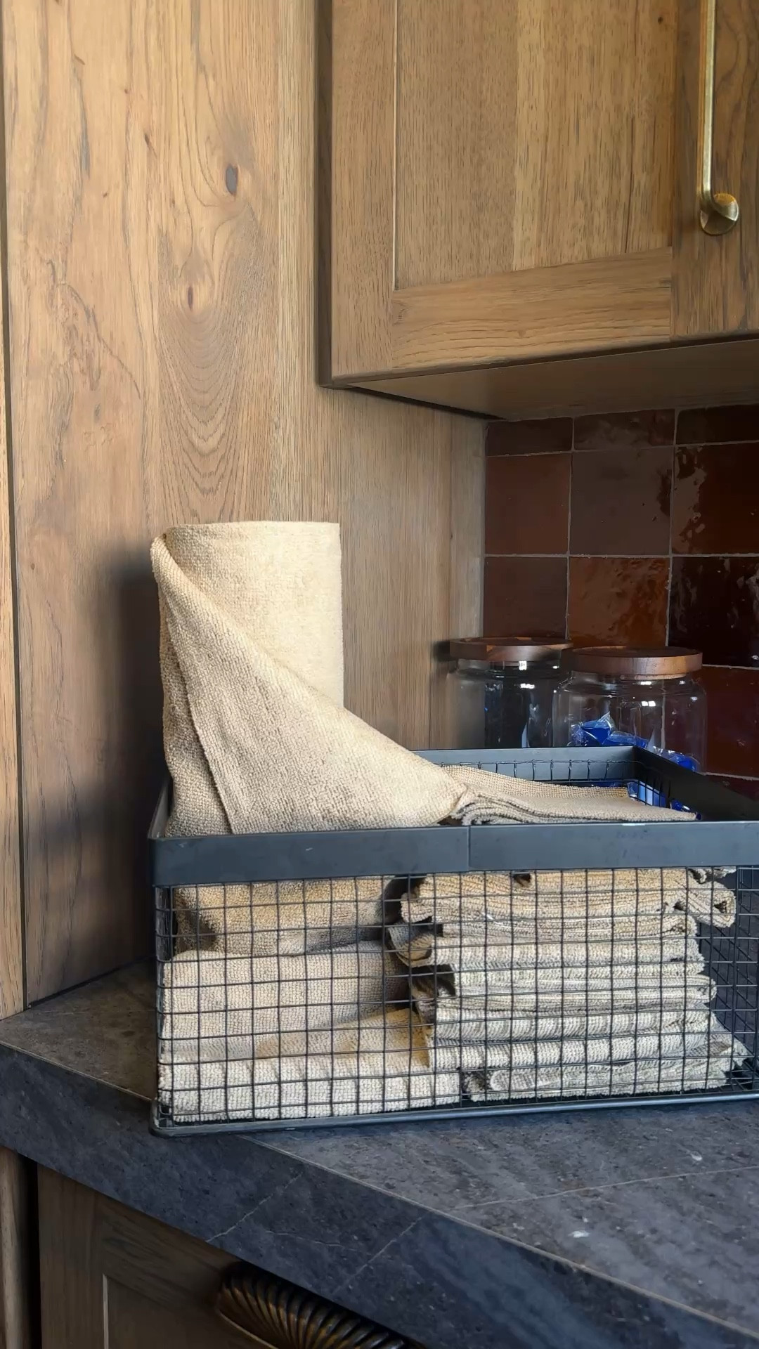 My recent Amazon home finds!
Cleaning cloths
Canisters 
Home decor 


#LTKmorningroutine #LTKHome #LTKMothersDay