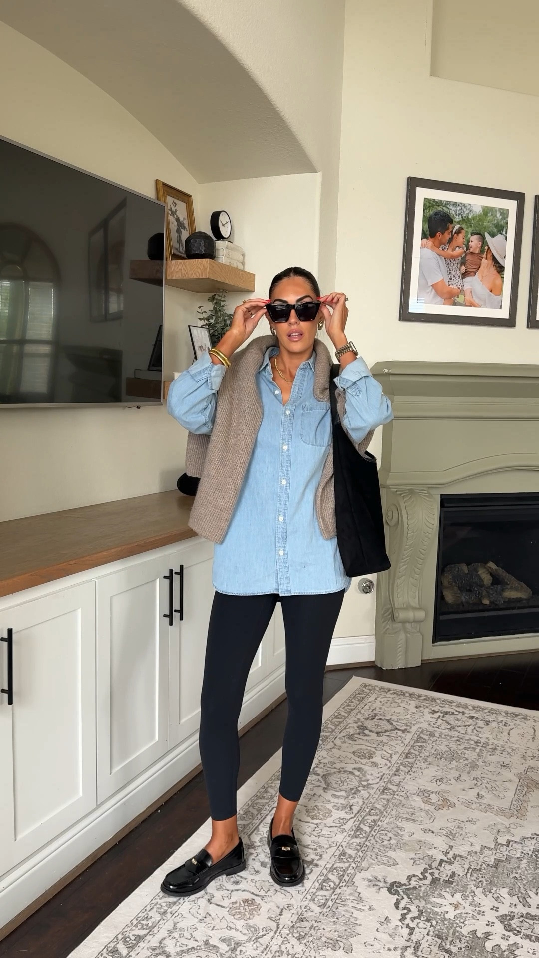 Medium denim top
Xs leggings
Xl sweater 

#LTKdayinmylife #LTKgrwm #LTKmorningroutine