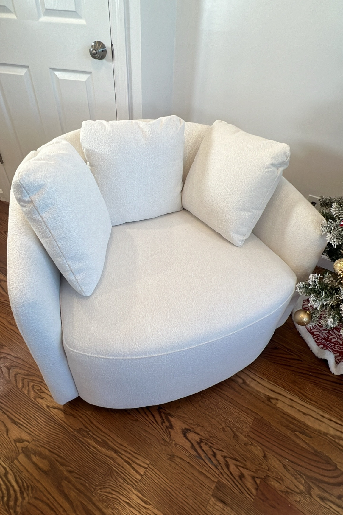 Beautiful Drew Chair by Drew Barrymore, Cream Boucle

#LTKSeasonal #LTKHoliday #LTKSaleAlert