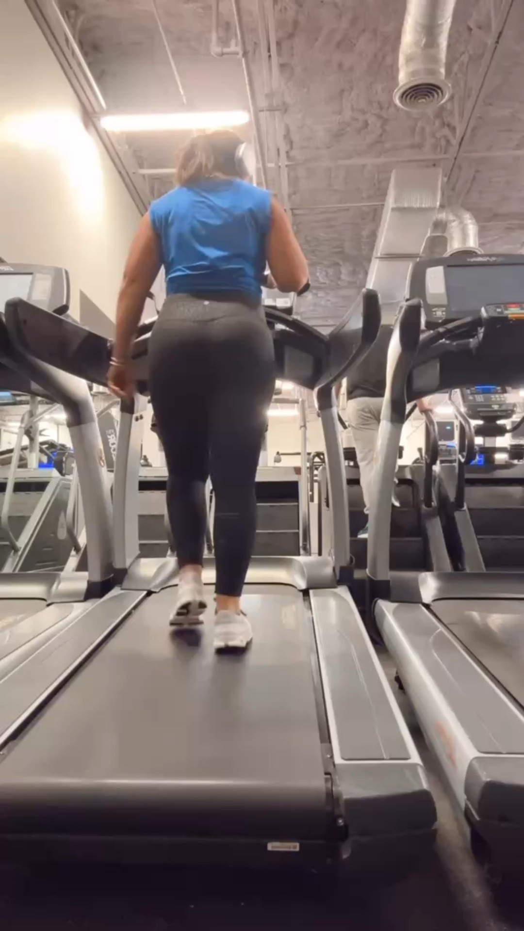 Are you sick of seeing my workout videos?! Please tell me you aren’t, because I am seriously loving sharing my outfits and my workouts with you! This top is so flattering on my 5’ body- I will be getting more colors! Also, if you haven’t tried OnClouds to workout you are missing out! 

Workout outfit inspiration, petite workout

#LTKActive #LTKPetite #LTKMidsize