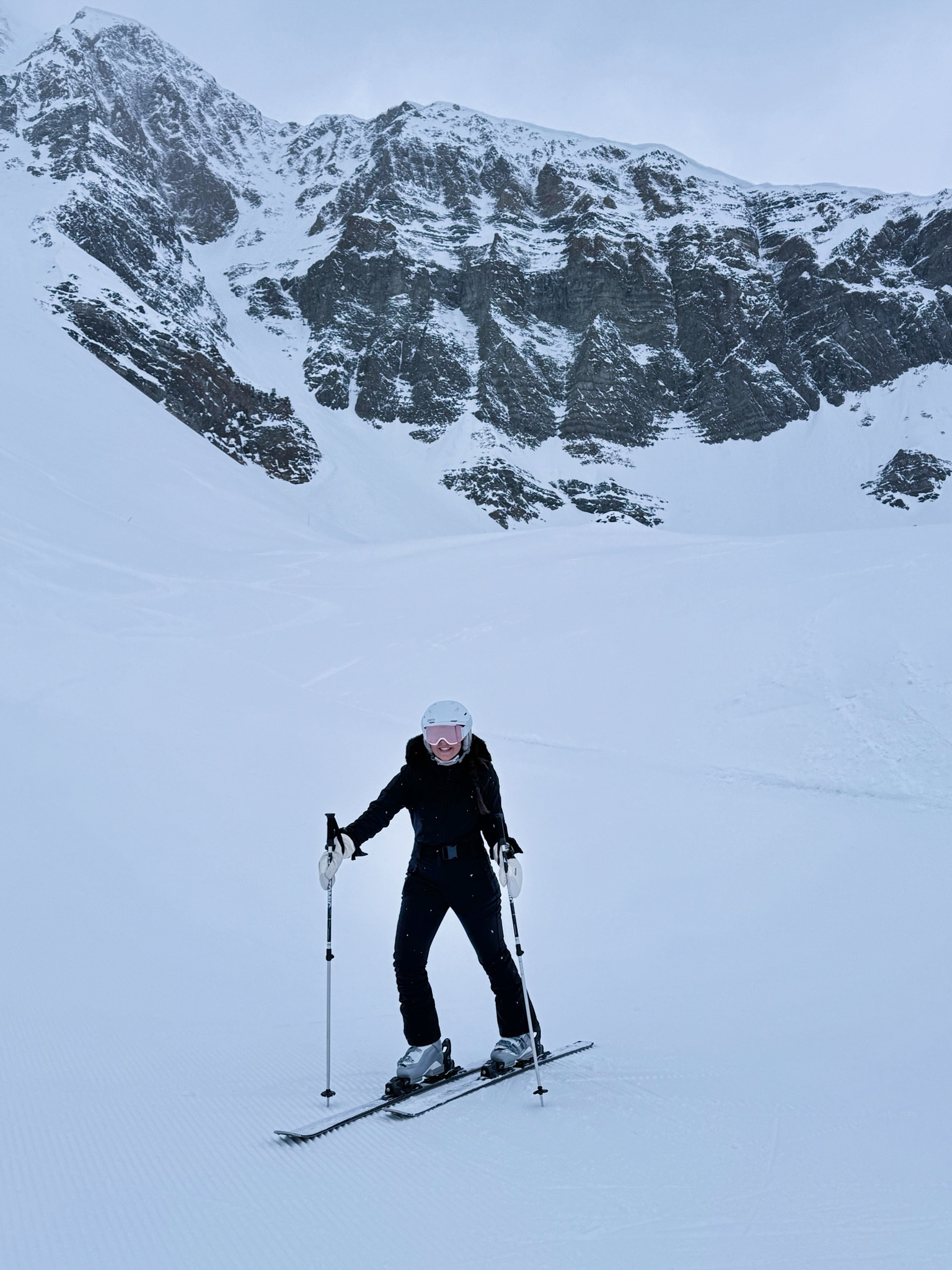 Sleek Ski one piece 🤍

#skioutfit #skionepiece #travel #bigsky #bigskymontana #travel #jetsetandtravel 

#LTKfitness #LTKtravel #LTKSeasonal