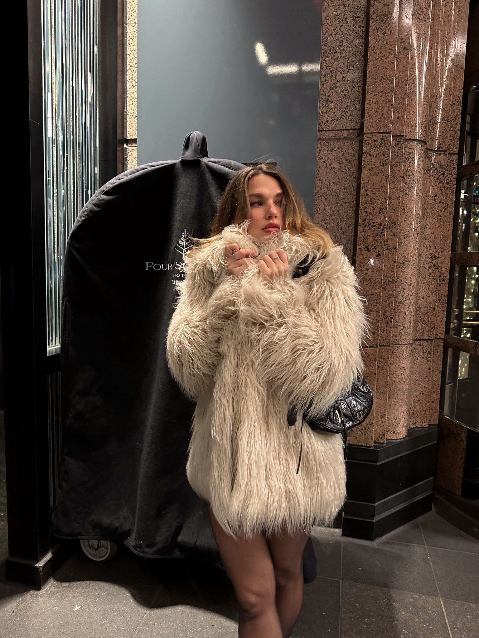 THE winter coat has been found 🫶🏼 mob wife aesthetics for the win 🤍

#LTKStyleTip #LTKSeasonal