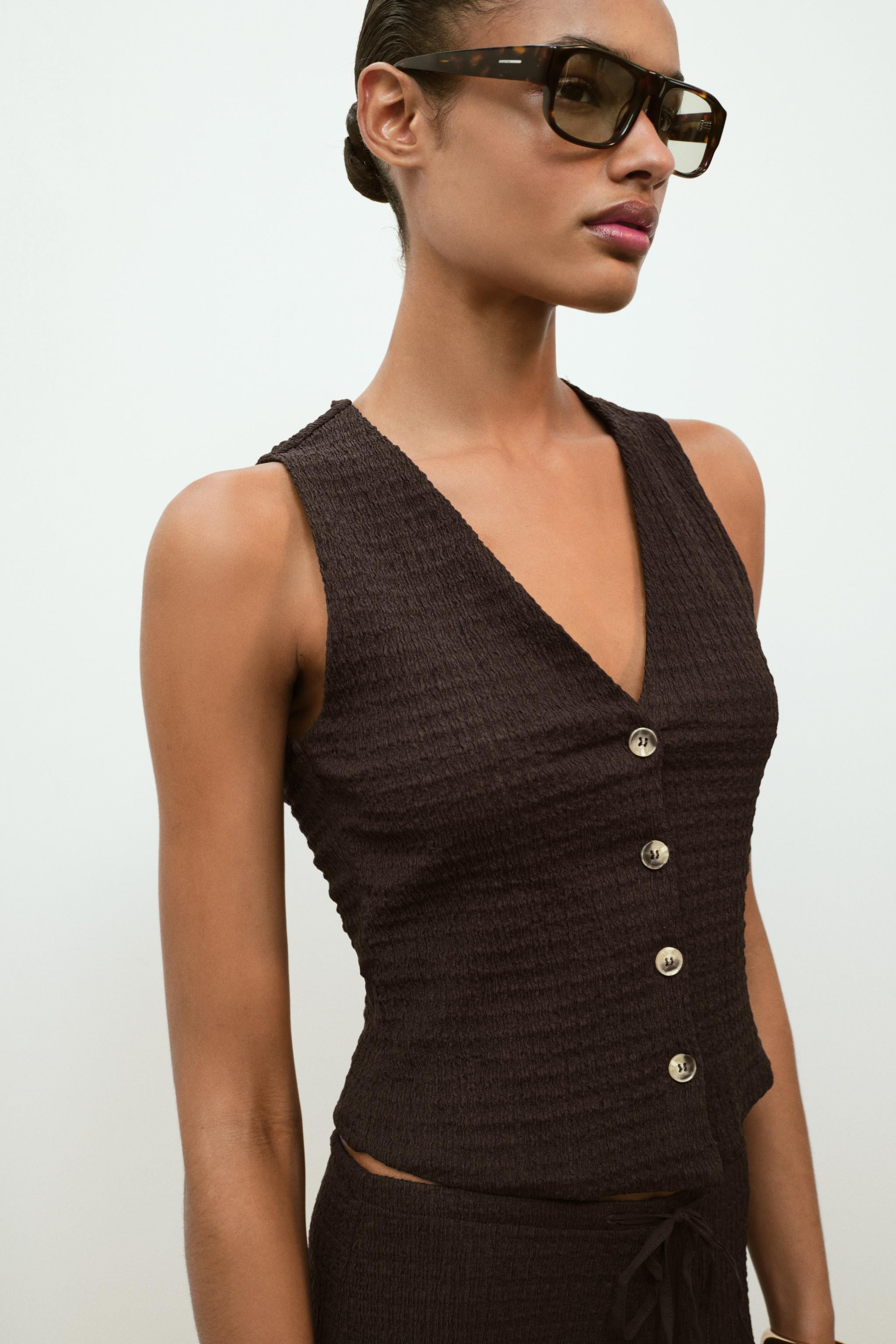 TEXTURED BUTTONED VEST TOP | Zara US