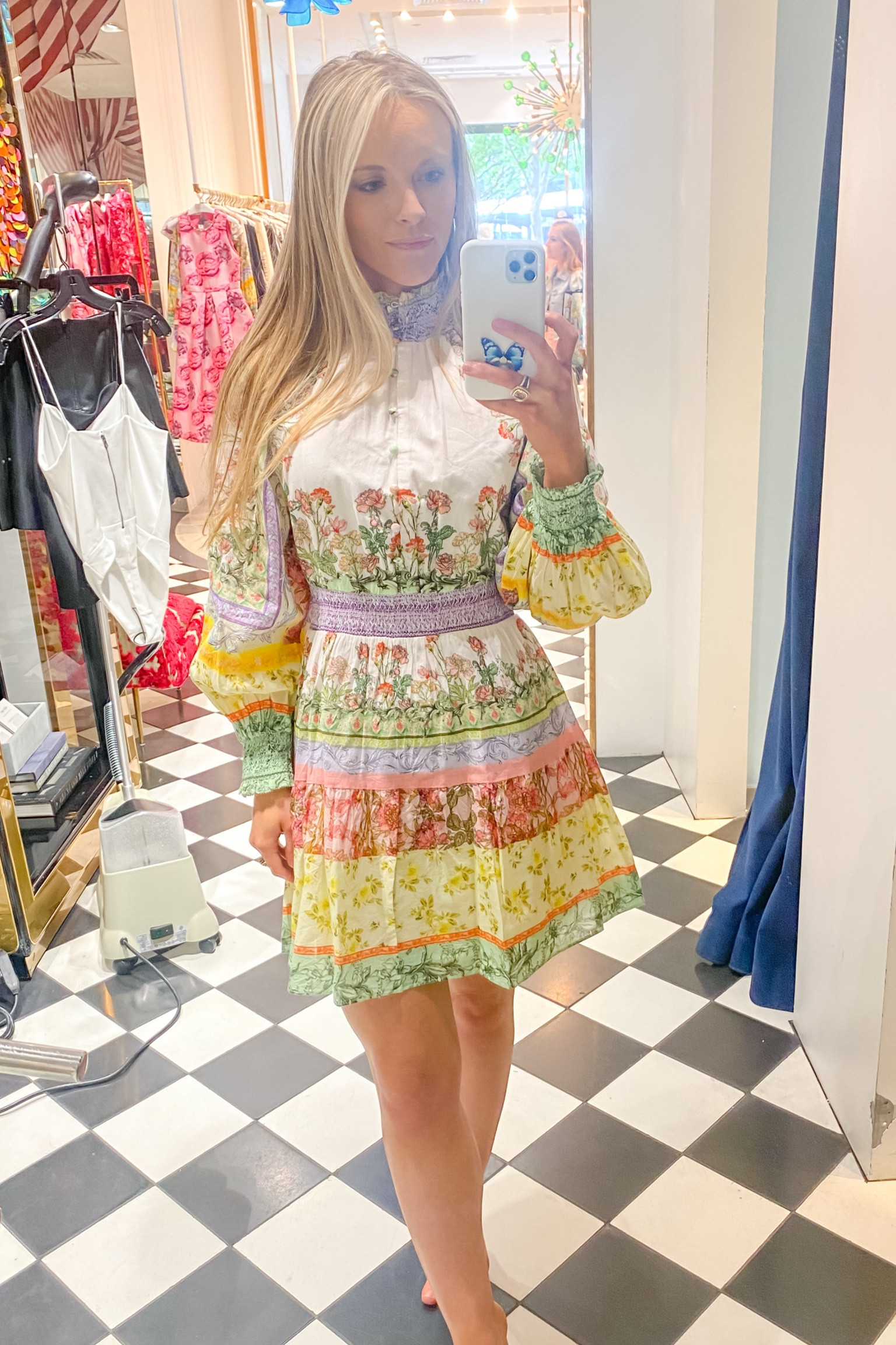 Alice + Olivia is having a 20% off all dresses sale!! Check out this beautiful spring dress! 

#LTKSeasonal #LTKsalealert