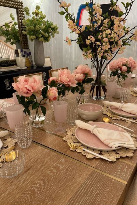 A perfect table setting for spring! 

#LTKSeasonal #LTKparties #LTKhome