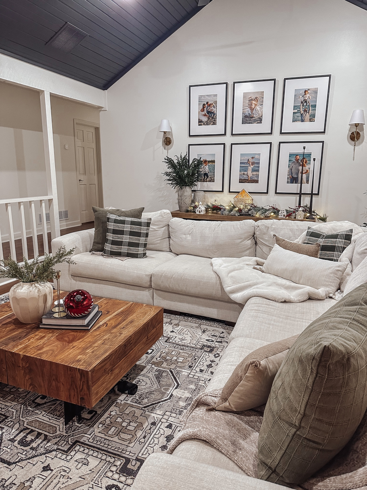 Living room vibes

Holiday decor - Living room decor - neutral decor - Green decor - neutral Christmas - green - cozy Christmas 

#LTKHoliday #LTKhome