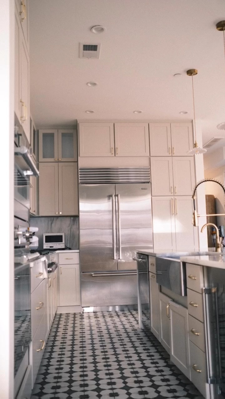 Kitchen refresh! I am obsessed with our new Studio McGee x Kohler faucets 🥲 Handles are in aged brass!

Kitchen renovation, kitchen reno, kitchen cabinets, accessible beige sherwin williams, taupe kitchen, cream kitchen, beige kitchen marble backsplash inspo, rejuvenation handles hardware, brass hardwaree

#LTKHome