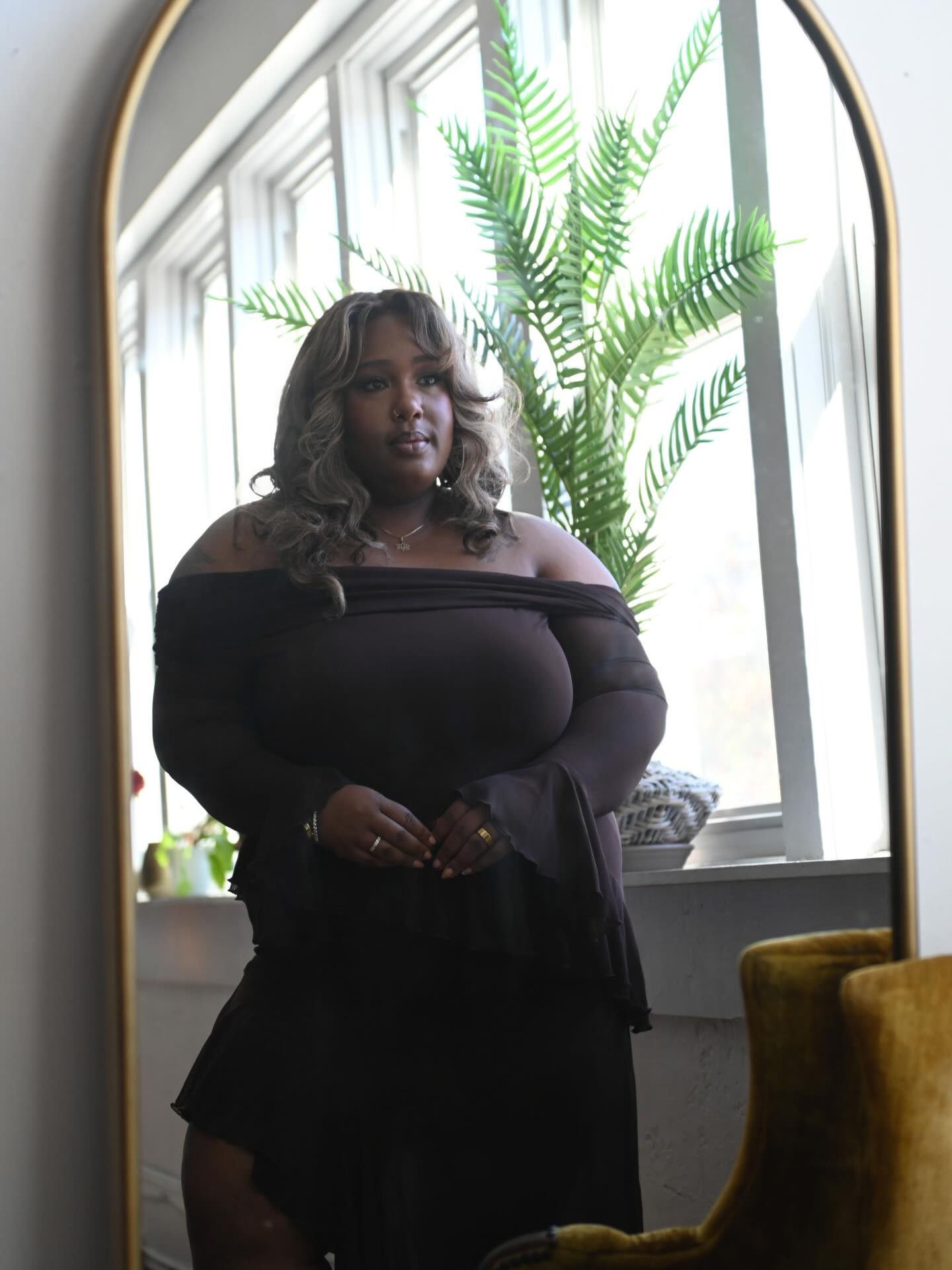 This season is teaching me that not every win looks the way you imagined…
and that doesn’t mean it wasn’t meaningful.

I wanted a big yes.
I wanted a moment to exhale.
I wanted to close the year celebrating something loud.

But instead, I’m learning how to sit with what almost was
without letting it turn into self-doubt
or questioning my worth.

Still showing up.
Still soft.
Still choosing myself even when the outcome stings.

If you’re ending this year holding quiet disappointment too, you are not alone. 🤍

Here’s a piece of Homegirl advice:
Sit with the feelings first, find the lesson later! 🥀

📸 @nakeshiashannonofficial

#LTKFindsUnder50 #LTKFindsUnder100 #LTKPlusSize