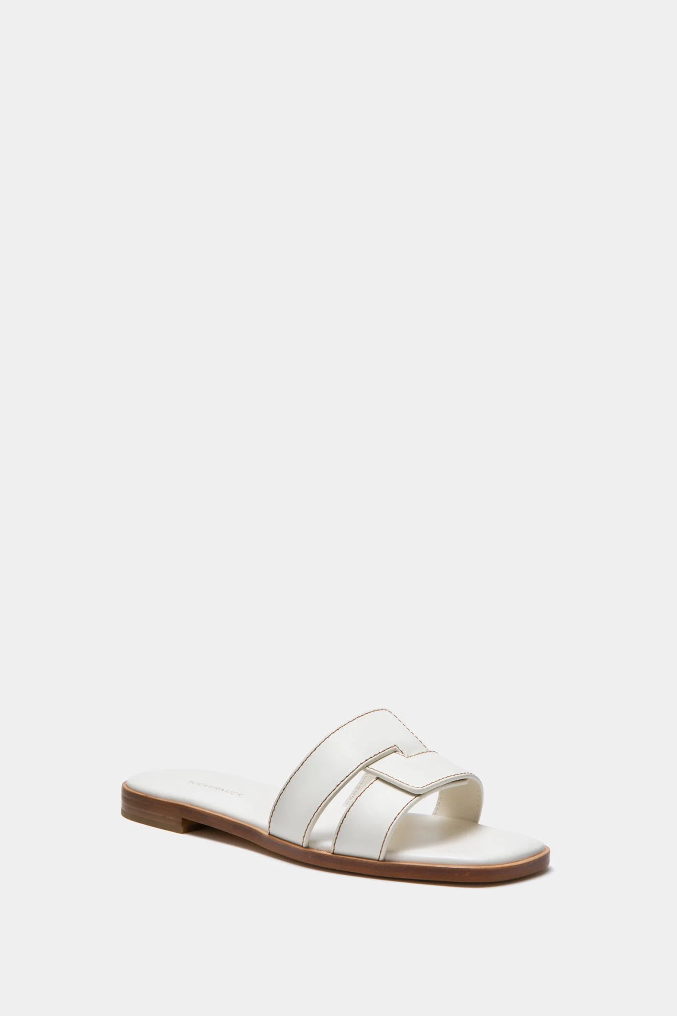 White Leather Muse Sandals | Tuckernuck (US)