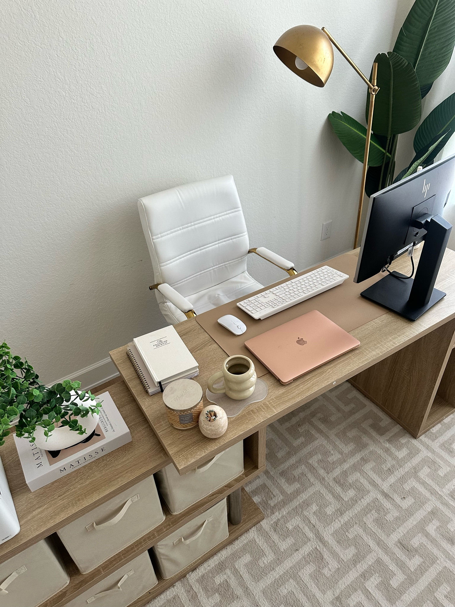 My home office ⌨️🖨️

neutral home office, wooden desk, clean aesthetics 


#LTKSaleAlert #LTKWorkwear #LTKHome