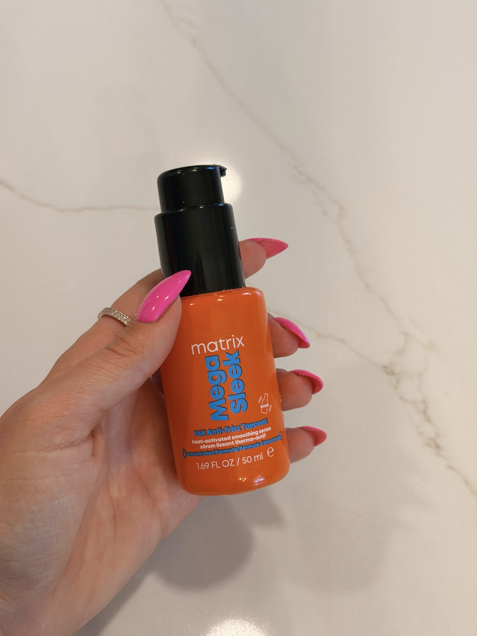 The most lightweight serum I’ve been able to find. It doesn’t leave me oily, but absolutely hydrates my ends.