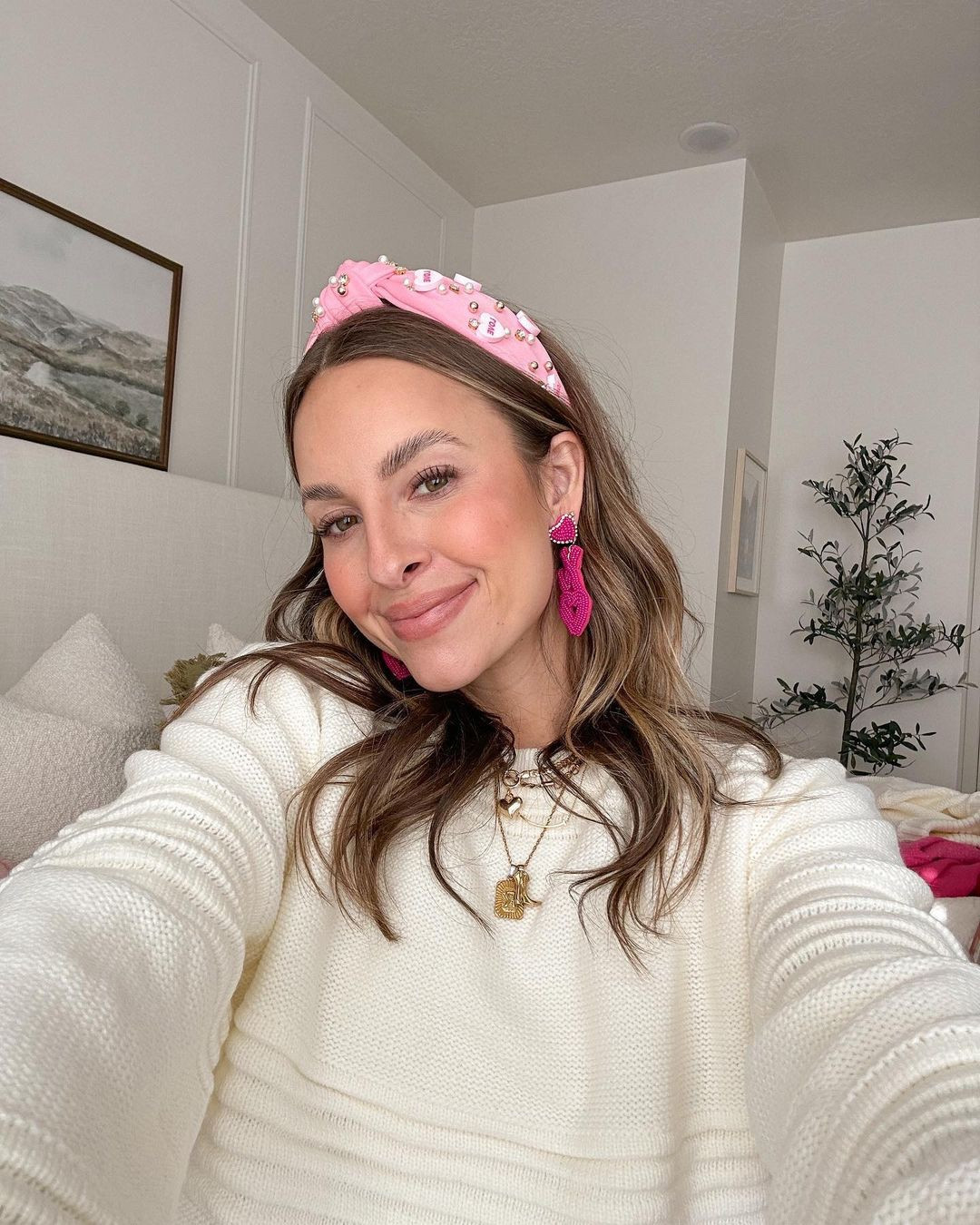 Amazon, Valentine’s Day haul! I am loving all of the red, white, and pink, sweaters, and all the cute heart accessories!🩷❤️🤍

Valentine’s Day outfit, Valentine’s Day sweater, red sweater, pink sweater, white sweater, heart accessories, heart earrings, Valentine Day outfit inspiration 

#LTKstyletip #LTKSeasonal #LTKfindsunder50