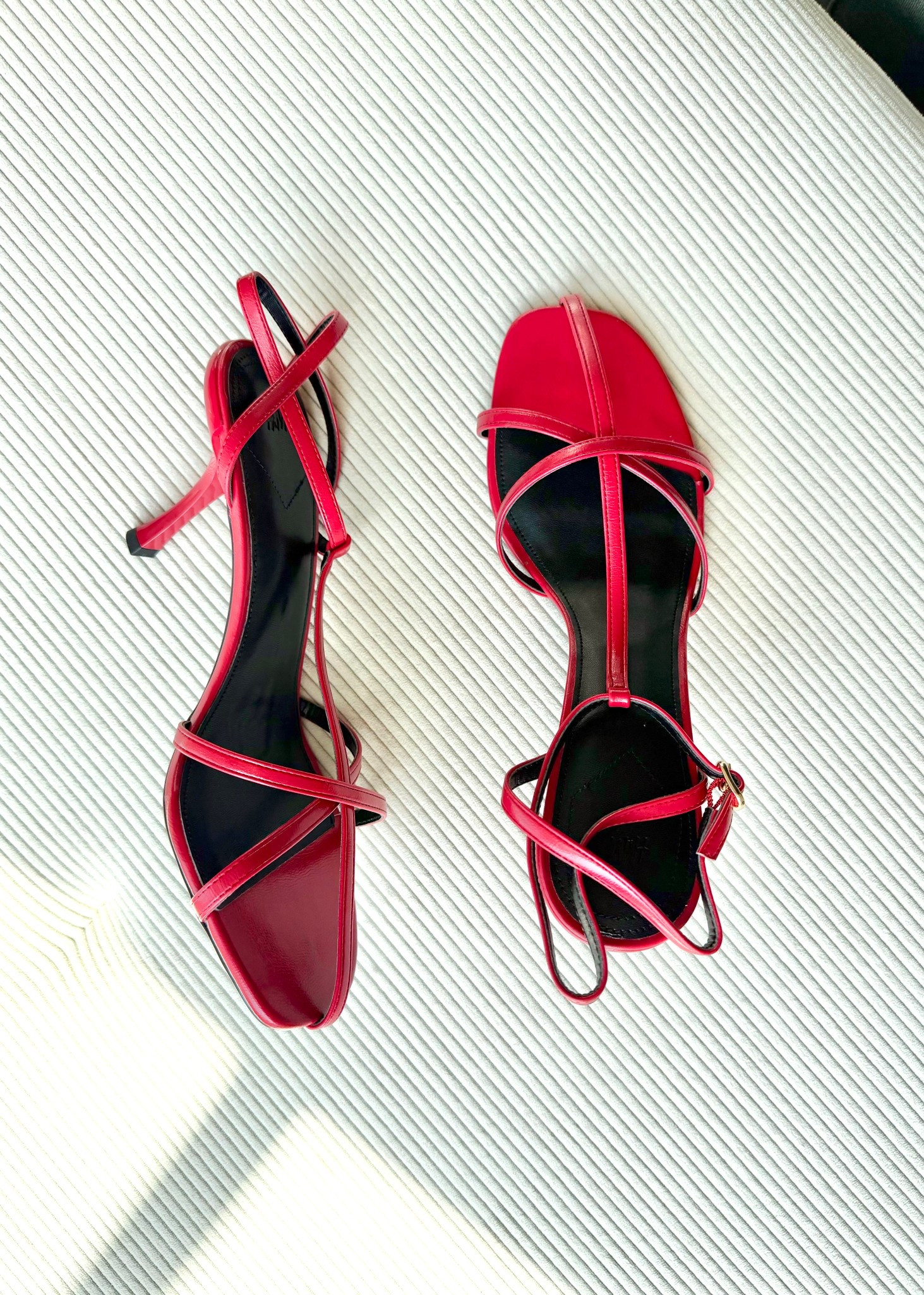 This so such a gorgeous sandals for summer. Obsessed with the red 

#LTKSaleAlert #LTKSeasonal