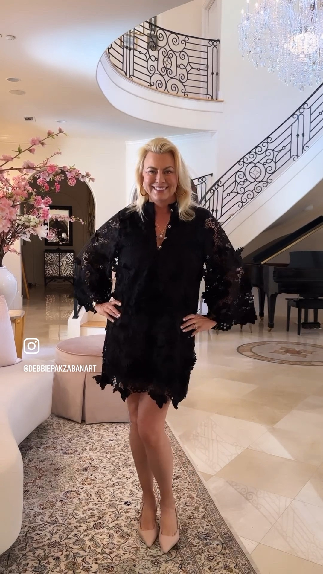 Starting Monday off with an OOTD! this LBD is a fall staple 🖤