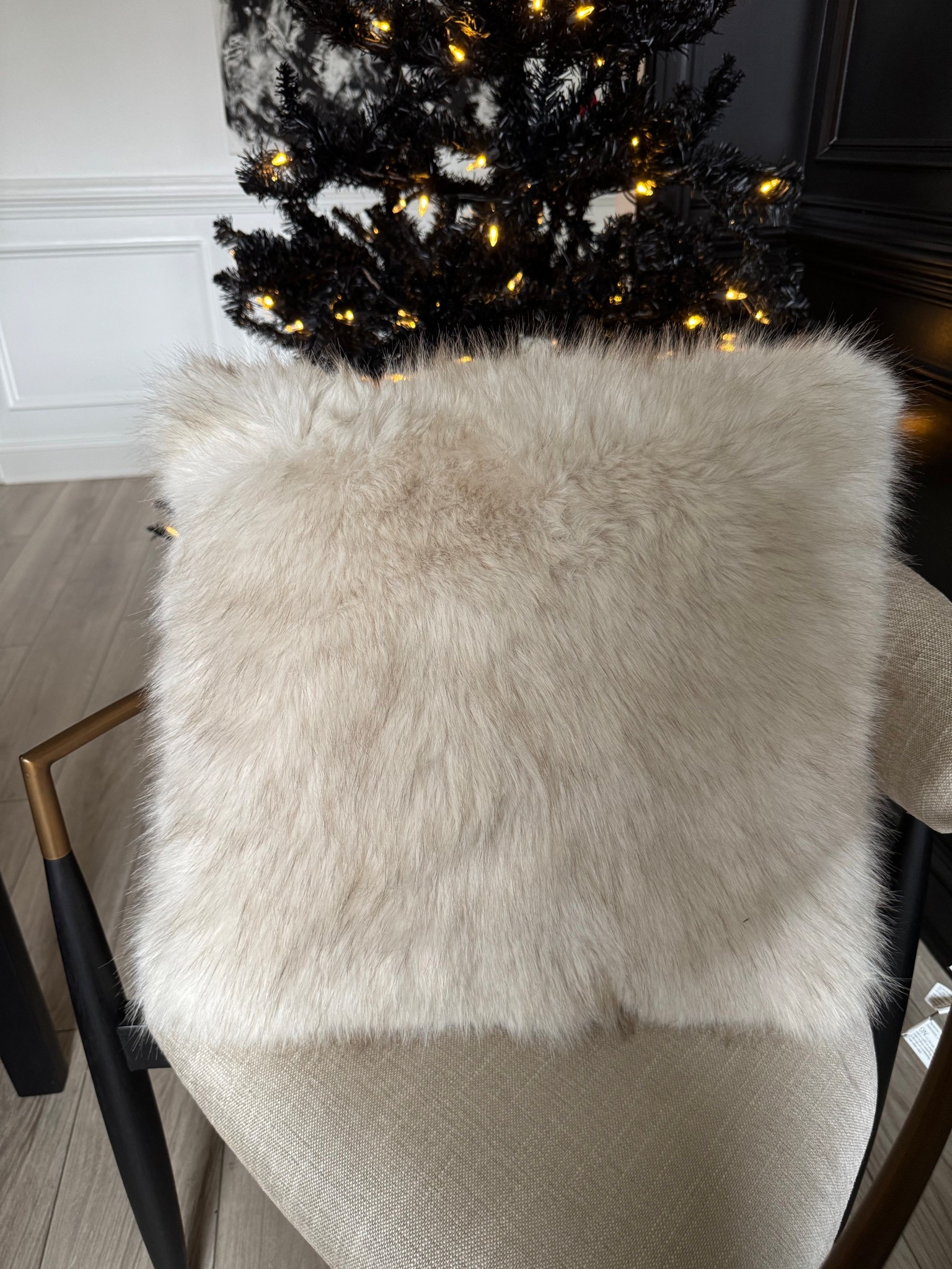 Luxe ivory faux fur pillow 

#LTKHoliday #LTKSeasonal #LTKHome