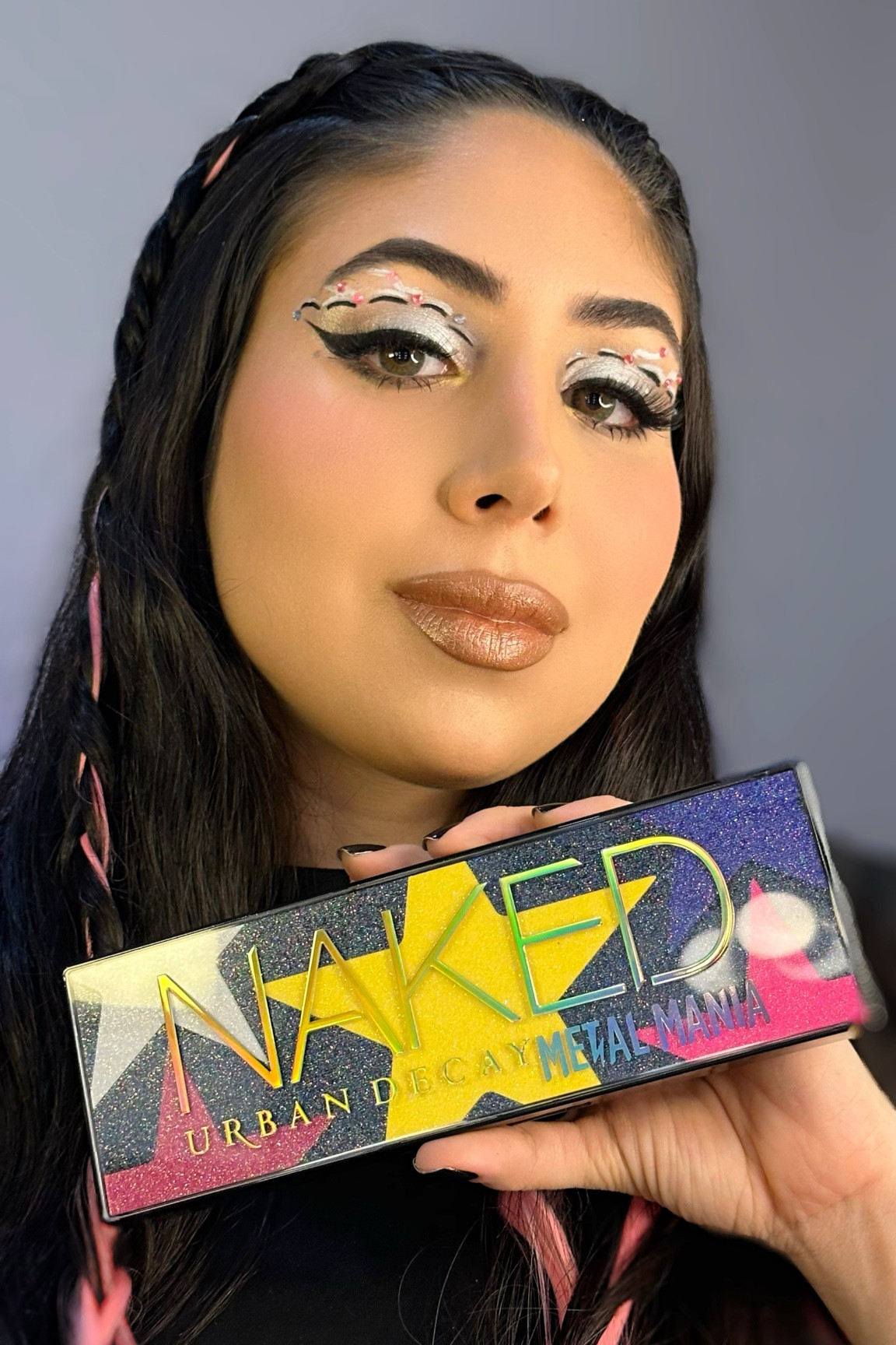 Hermosa paleta metálica de la nueva colección ROCKSTAR METAL MANÍA de Urban Decay 🤩 increíble pigmentación 🌟 | Beautiful metallic palette from the new ROCKSTAR METAL MANÍA collection by Urban Decay 🤩 incredible pigmentation 🌟

#LTKSale #LTKbeauty #LTKGiftGuide