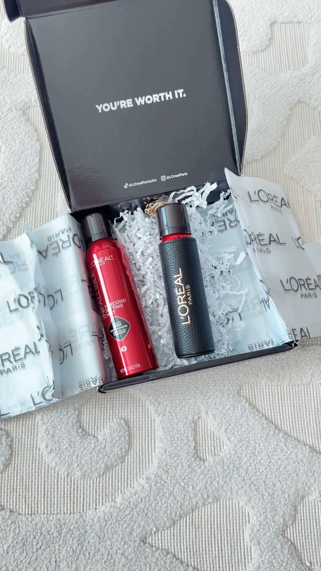 L’Oréal setting spray 

#LTKBeauty #LTKselfcare #LTKPetite