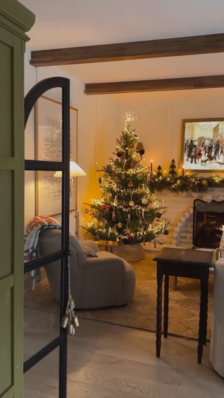 I think this year's Christmas decorations surpass all of last year's ❤️
-
Holiday decor. Christmas tree. Garland. Chimney decor. Christmas decor. Christmas lights. 

#LTKWatchNow #LTKHoliday #LTKHome