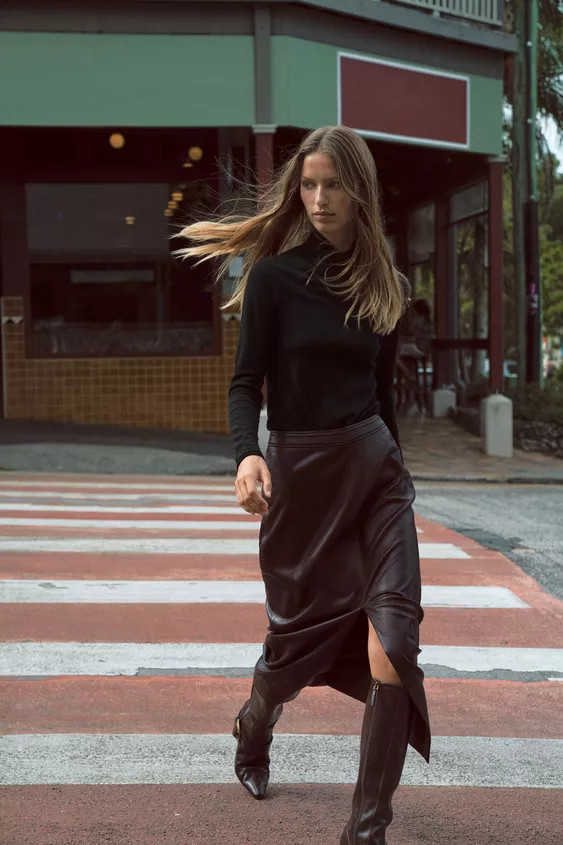 LEATHER EFFECT MIDI SKIRT | Zara UK