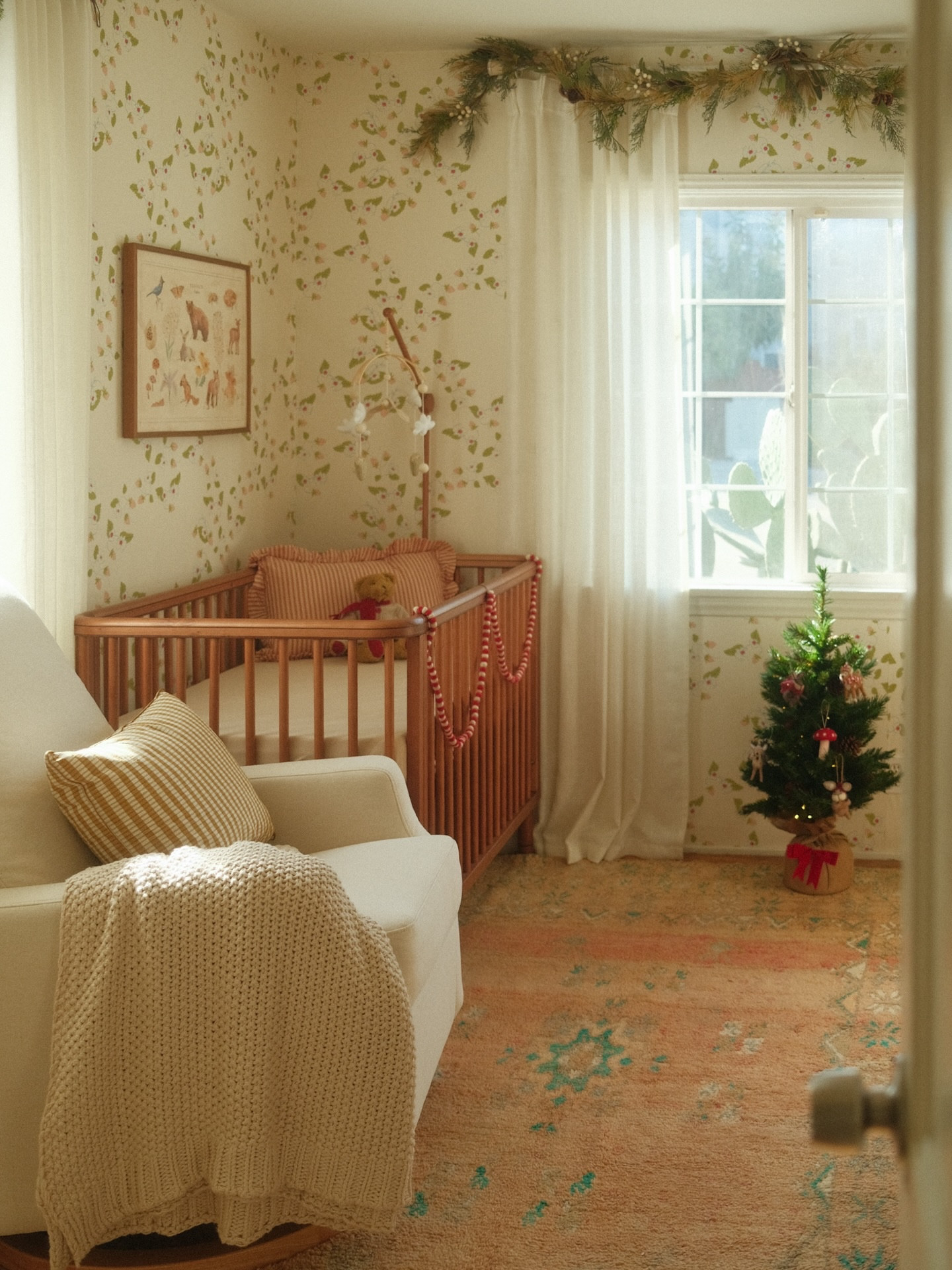 needed some christmas cheer in little e’s nursery 🧸

#LTKHome #LTKHoliday #LTKBaby