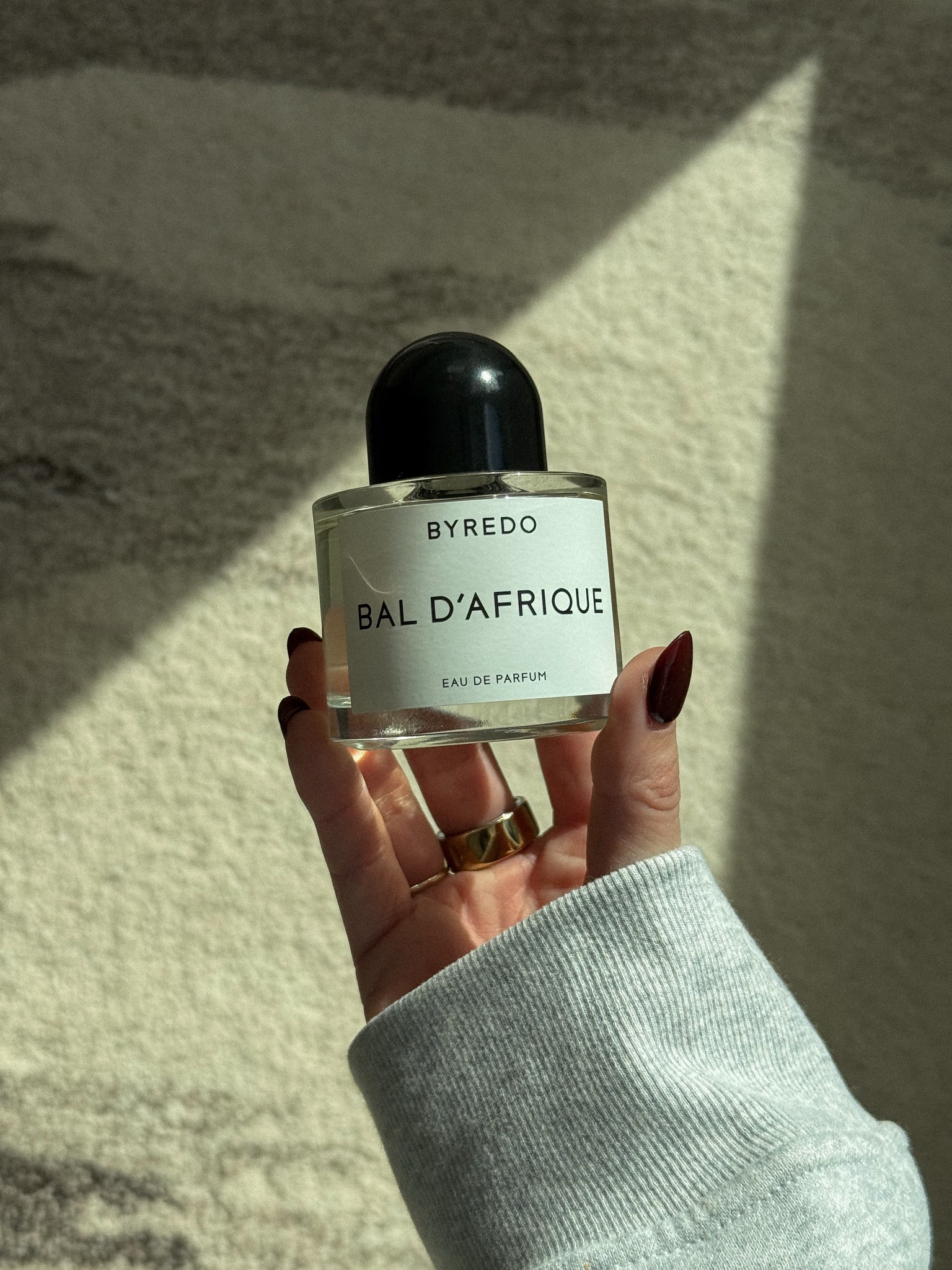 today’s scent ✨ recently picked this up and it’s so good for everyday wear — fresh, clean, and just a little warm


byredo bal d afrique, byredo perfume, everyday fragrance, clean girl scent, fresh fragrance, warm floral perfume, signature scent, luxury perfume, daytime perfume, minimal beauty, perfume aesthetic, fragrance favorites, long lasting perfume, light scent, chic beauty essentials

#LTKgrwm #LTKootd #LTKBeauty