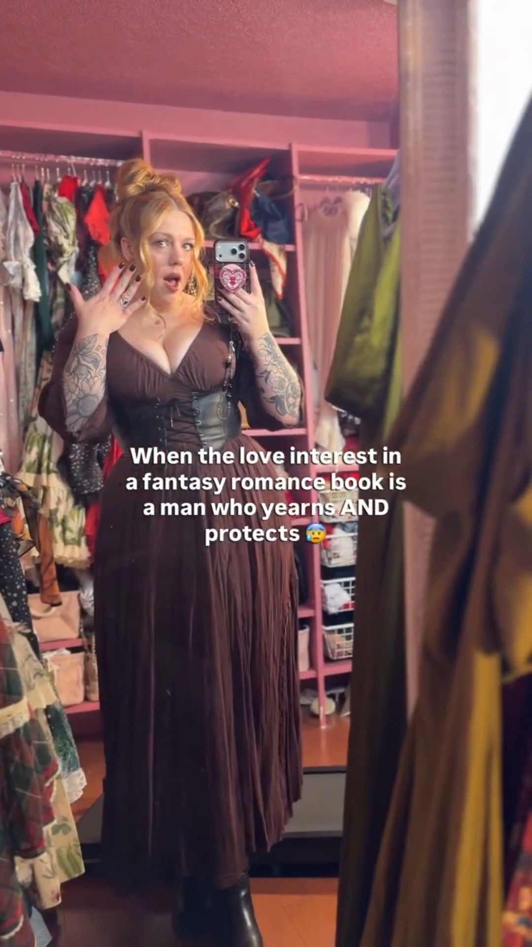 A man who yearns is a man who EARNS in romantasy 🙂‍↕️🤚🏻

THE IRON HEX is my debut fantasy romance (or romantasy for short!) about Eira, a curvy potions witch that gets swept up into a life she cannot remember, for reasons she doesn’t know 👀 would you read it? I hope the answer is yes 😌 