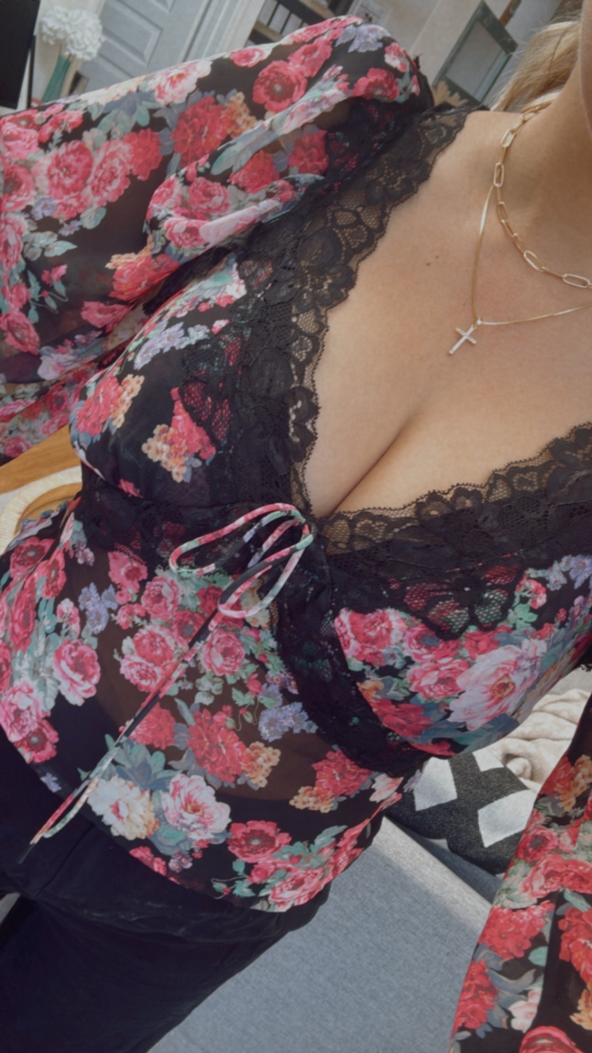 Floral blouse with lace details and bow
Spring top
Floral top
Girly spring fashion

#LTKSeasonal #LTKSpringSale #LTKSaleAlert