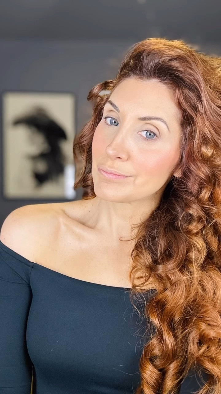 My closet (and shopping habits) is divided up into one main category and two sub categories. 

Category: Timeless 
a. Staples b. Pieces 

a. Staples: think… Bodysuits. (Zara never fails me) Well made perfect fitting tshirts (James Perse is my go-to). Denim jeans (Levi’s are my fav). Leather jacket. Classic fitting blazer. (Anine Bing for me) Lots of neutrals in black, tans, whites and browns. Articles of clothing that are no-brainers. You can dress down or up and always feel like your best self in them. 

b. Pieces: think… a little louder. Maybe shiny. A studded vest. A sparkly kimono. Big jewelry. Feathers… fur… pick your vibe. Something that is maybe one of a kind or special in some way. Articles of clothing that make a statement and bring life to an outfit. Something you get stopped on every time you wear it. 

They’re both timeless. I rarely buy anything in between. 
And that’s how I manage my clothing and shopping habits. 

First Saturday night out in 2025. Yee haw. 
Get up. Get dressed. Live your life. ❤️

Most items linked on my LTK page. Find it In my bio. 💋✌🏼

#gotthealthy #healthyisalifestyle #womensupportingwomen #femaleempowerment #healthcoach #fitover40 #fitnesscoach #womenempoweringwomen #fitforlife #fitnesstrainer