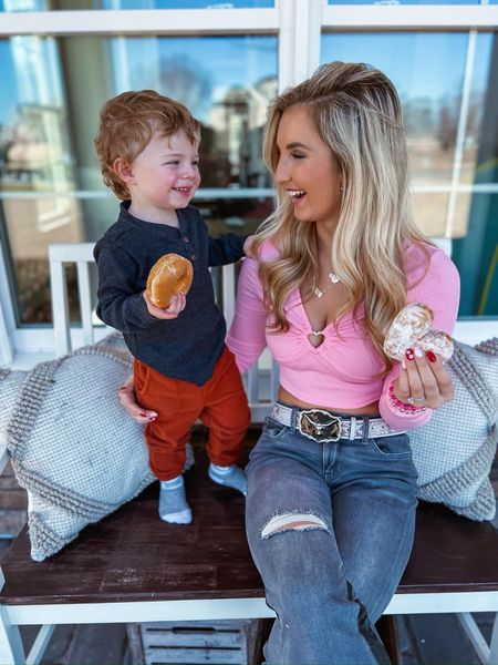 DONUT DATE with my lil valentine 🍩💕 swipe to the end to see how the sugar hit 👀

My pink heart crop is from @shein_us @sheinofficial — linked in my bio & LTK 🤍 use code “ambermiller241“ for 15% off! 

#SHEINforAll #loveshein #SHEINpartner #valentinesday #valentines #donut #donutdate #valentinesgift #valentinesmakeup #valentinesoutfit #nephew #auntielife #LTKMostLoved 

#LTKstyletip #LTKSeasonal #LTKU