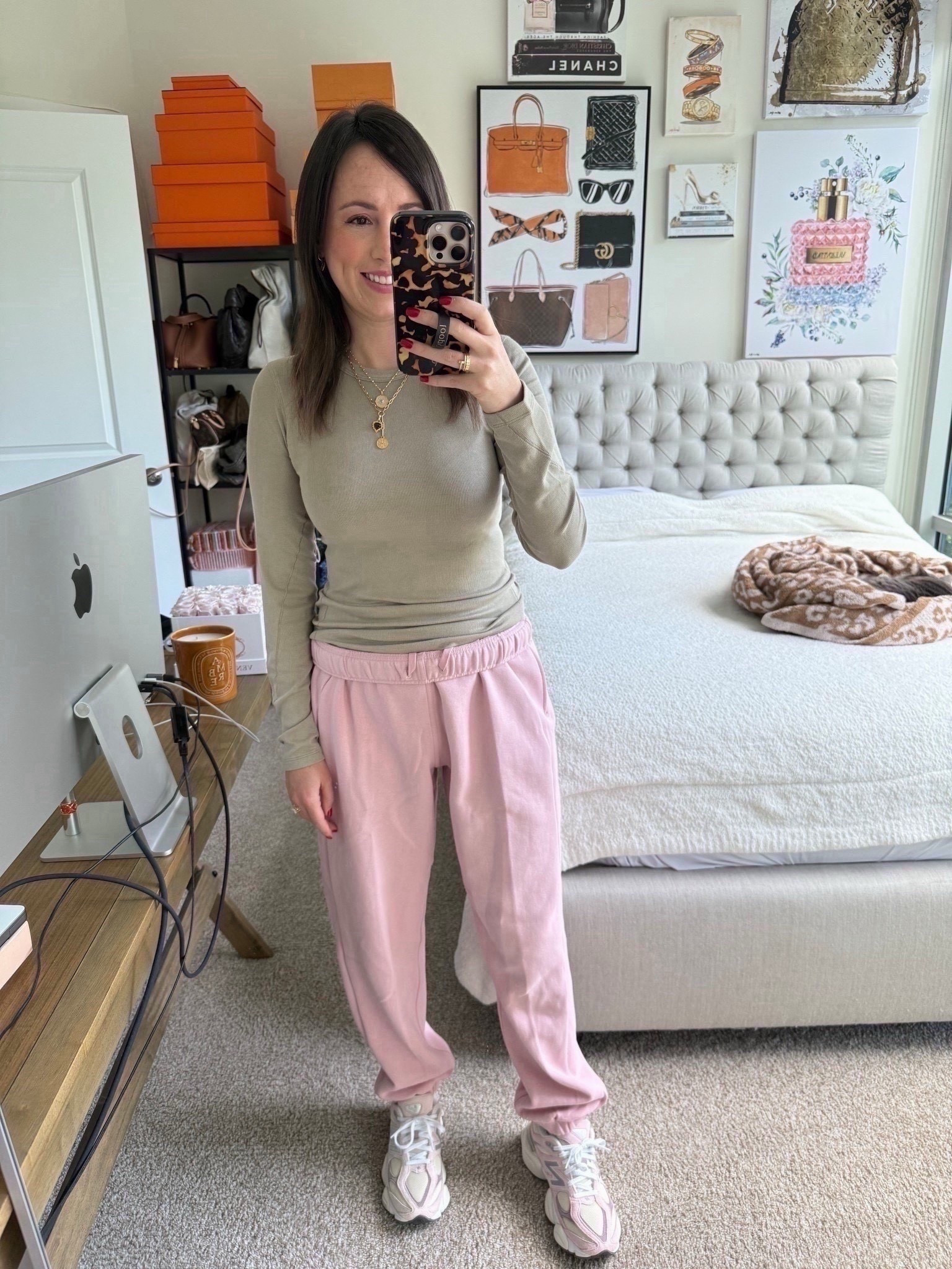 Lululemon top in sheer oak (6) with the softest fleece joggers in pink haze (s)



#LTKFindsUnder100 #LTKSeasonal #LTKootd