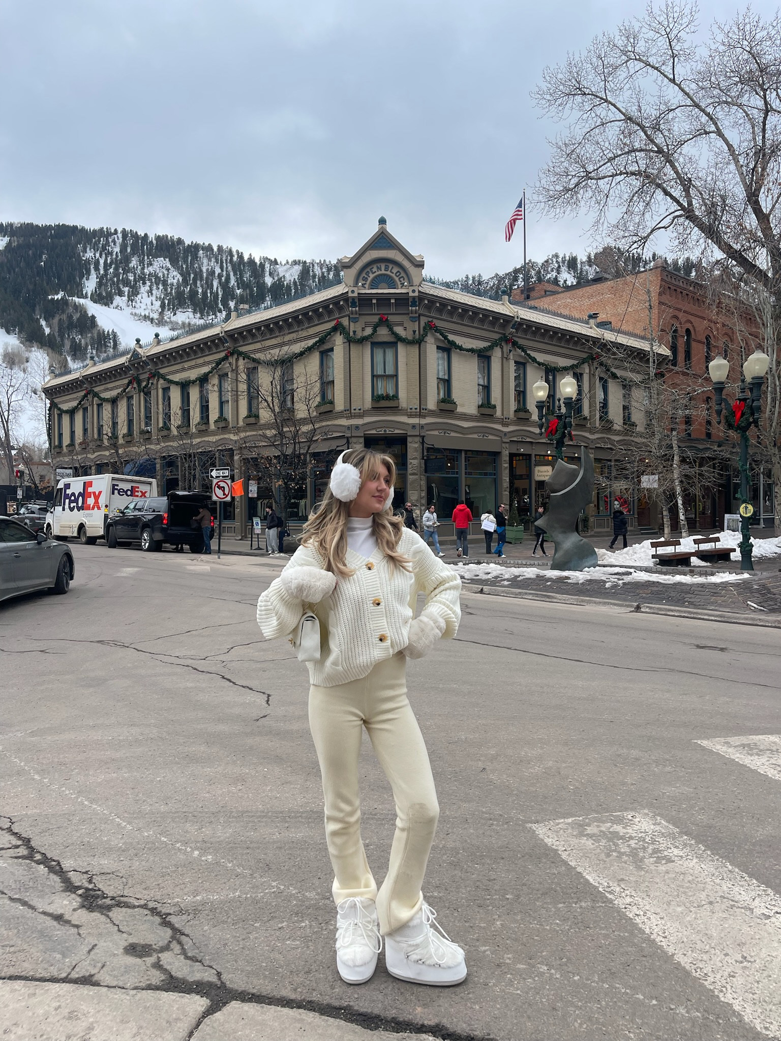 Cozy & casual for the holidays!! This outfit is the perfect winter look that will keep you warm and stylish!! 

Casual Winter outfit ideas - trendy winter outfits - aspen outfit inspo - mountain trip outfits - mountain vacation outfit ideas - fur accessories - winter fashion - cozy winter outfit - knit cardigan  

#LTKstyletip #LTKSeasonal