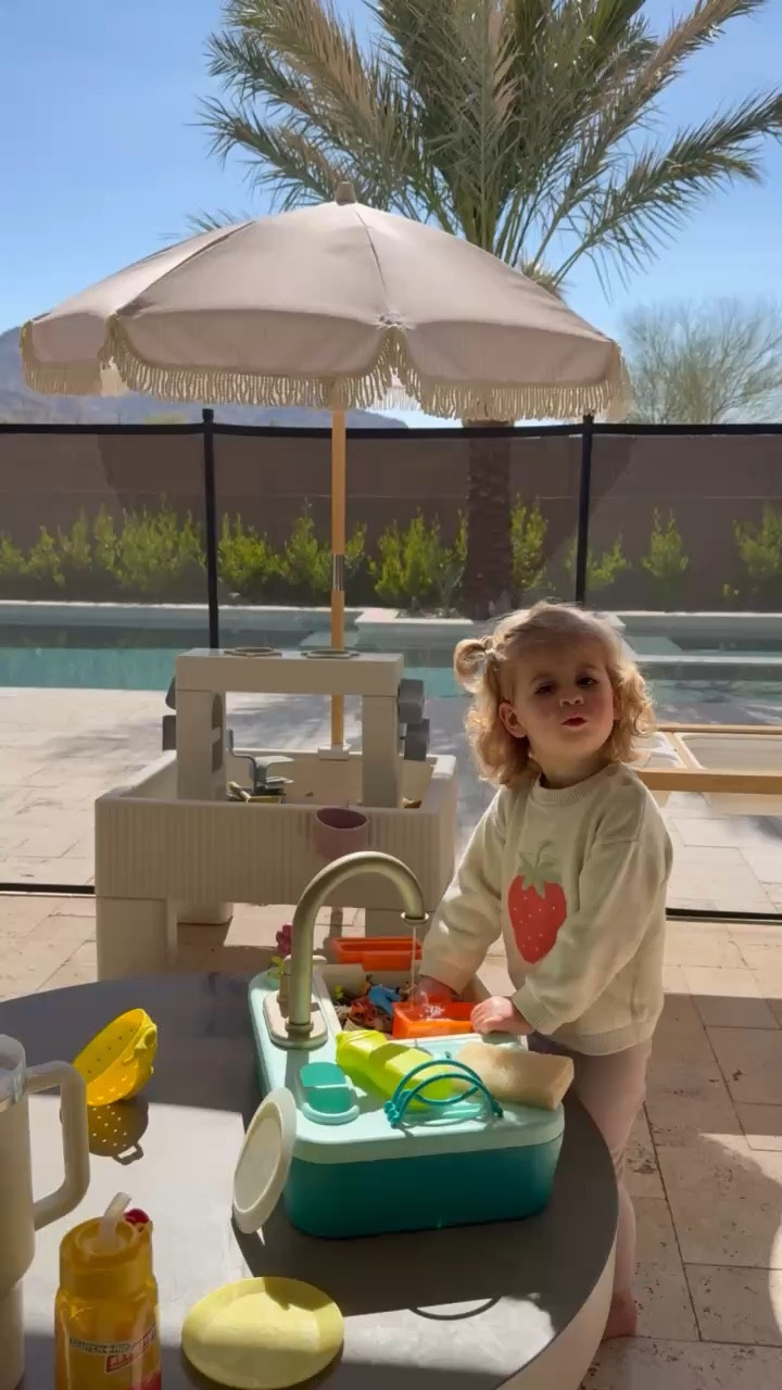 Tiegan’s outdoor sink and water table! 💦

#LTKKids