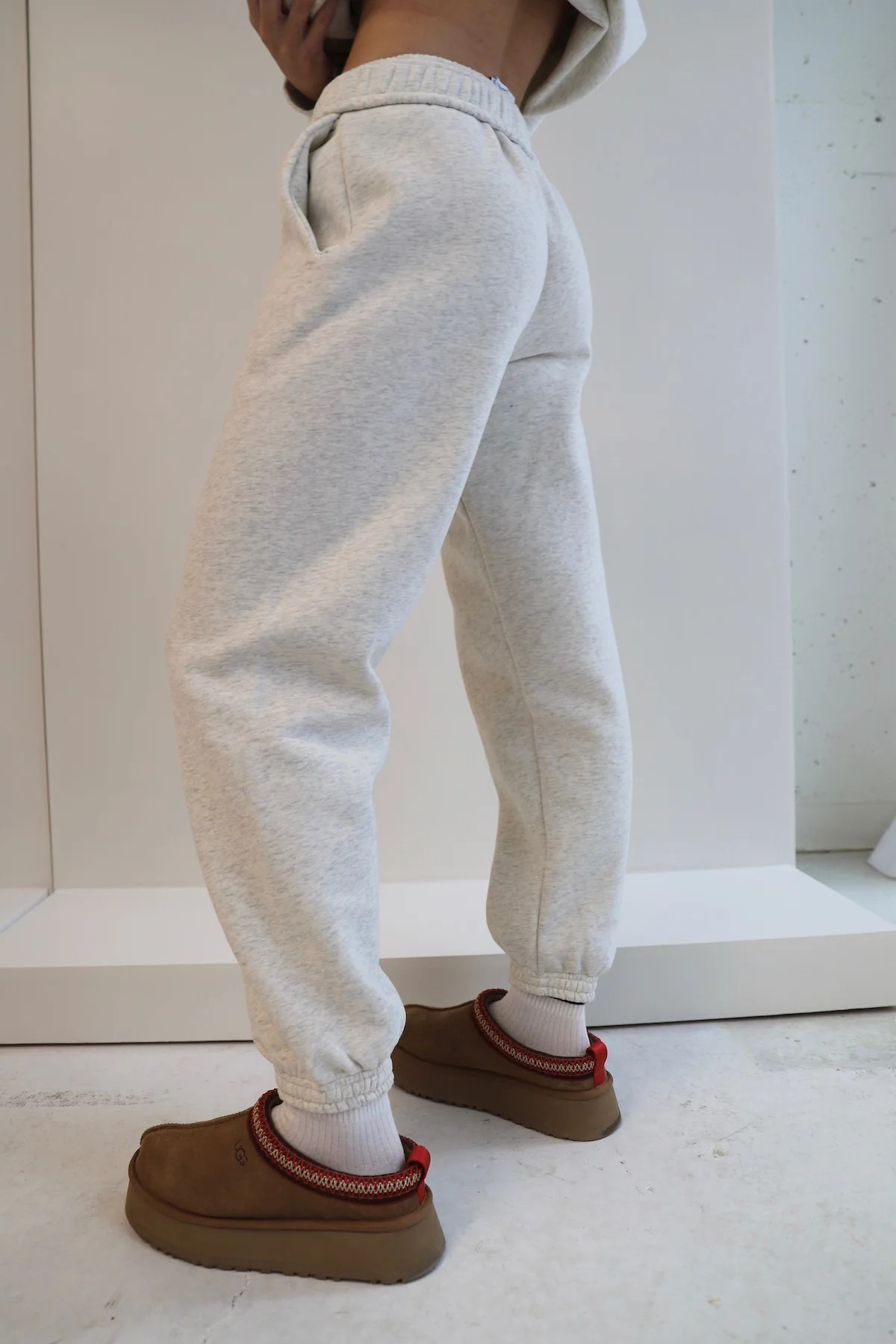 APRÈS SKI OATMEAL SWEATPANTS | Katie Waltman Jewelry