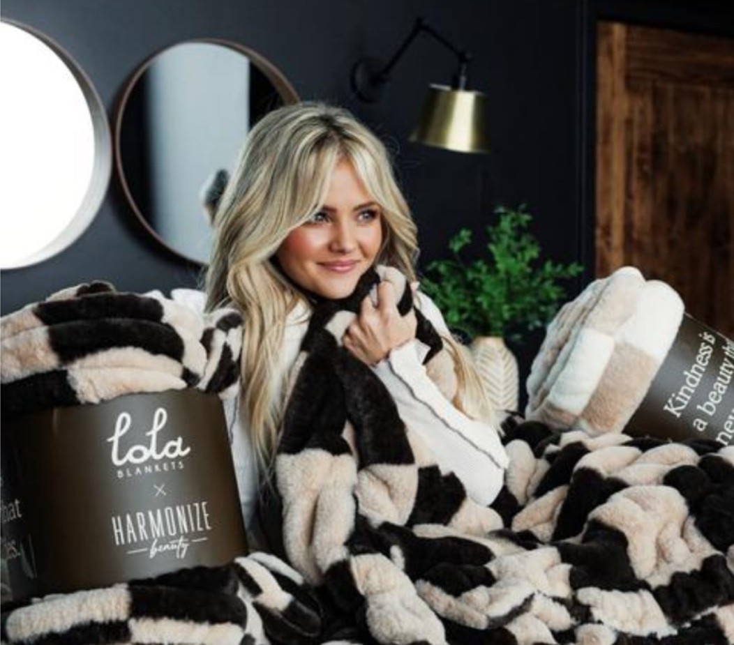 🚨 Early access to the BIGGEST Lola Blankets sale of the year starts NOW!
✨ 50% OFF site-wide
🤍 FREE $50 gift card
🤎 FREE shipping
🖤 Use code AUG50

If you’ve had your eye on a Lola Blanket, NOW is the time to grab it! Shop early before anyone else! 🛍️🤍

#LolaBlankets #ChristmasInAugust #BlanketSale #HomeFinds #GiftIdeas #CozyHome #LTKFinds #LTKHome #LTKCreator #SaleAlert