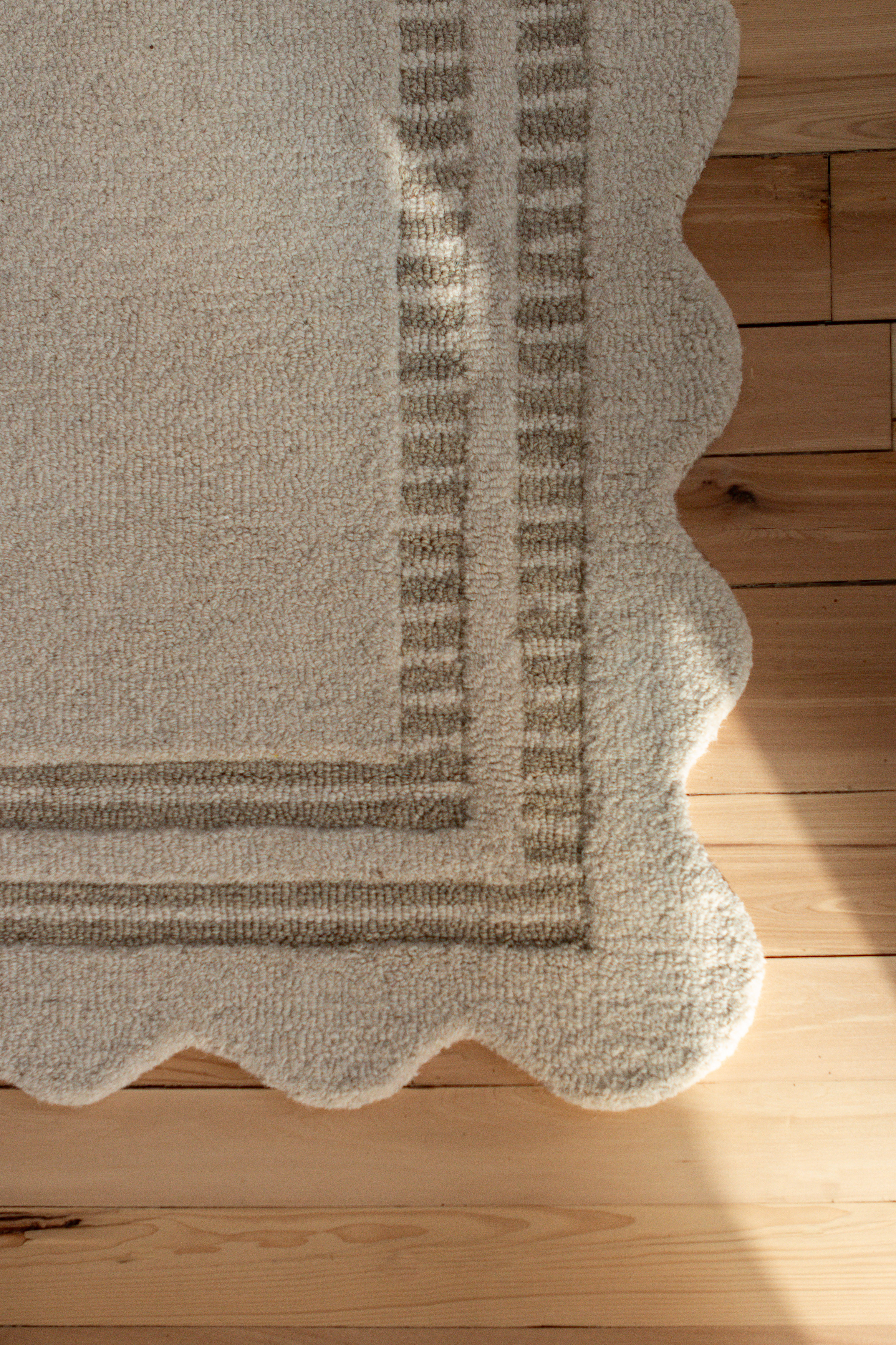 This scalloped edge is beautiful, so I was already in based on that. Just discovered that it comes in a mocha/clay colour too. Now I'm double in. 

So pretty ! 

HOT TIP: I buy the small 2'3" x 3'9" mat size first and test the colour.  Going for mocha /clay this time to test it first and then maybe buy the large size 9' x 13' for the living room :) 

#LTKhome  

 #LTKcanada