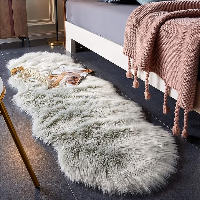 EasyJoy Ultra Soft Fluffy Shaggy Area Rug Faux Fur Rug Chair Cover Seat Pad Fuzzy Area Rug for Be... | Amazon (US)