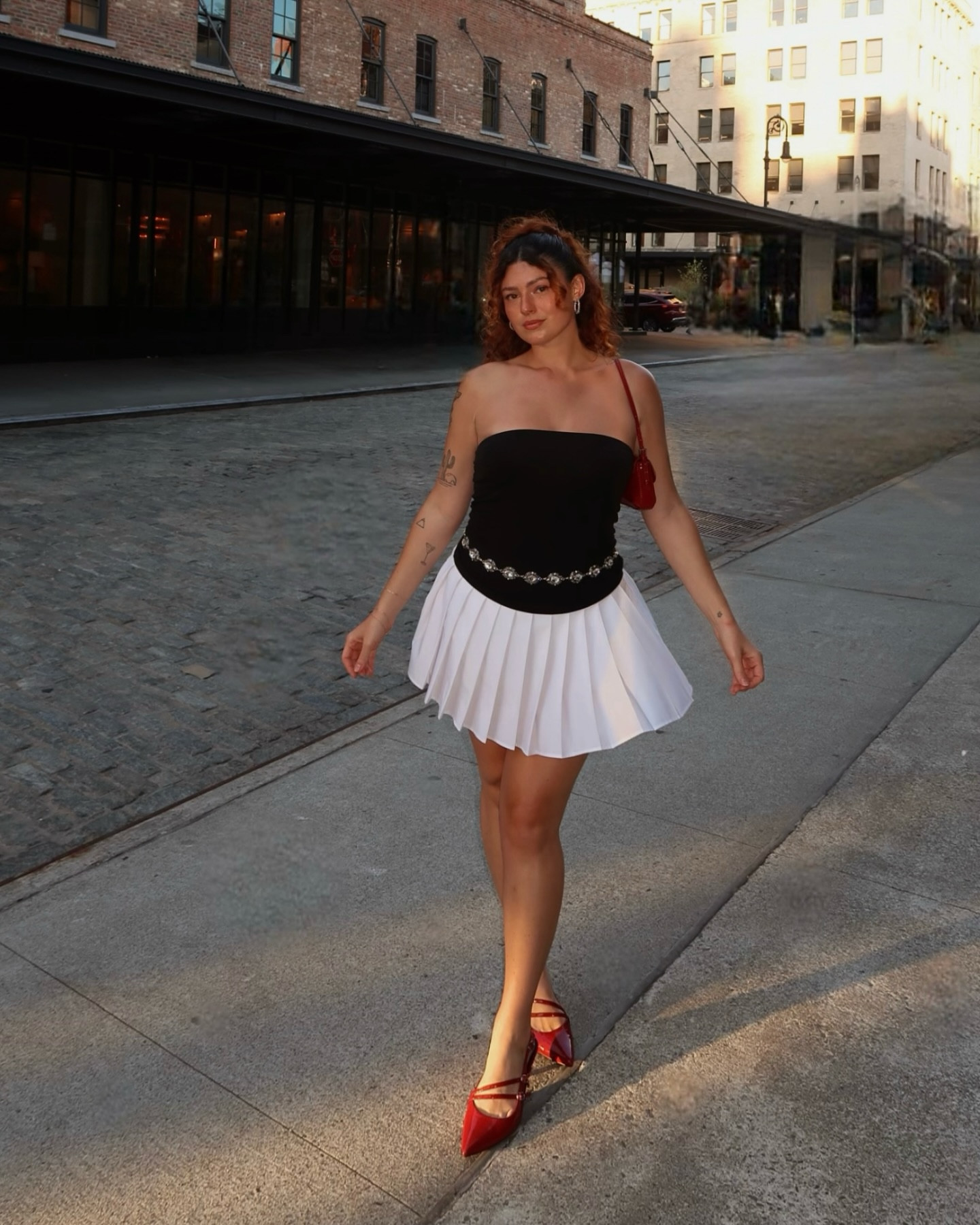 lastnight.jpg 

top @express 
skirt @marshalls
belt @amazonfashion 
shoes @targetstyle 
bag @zara 

#nyfw #ootd #nyc