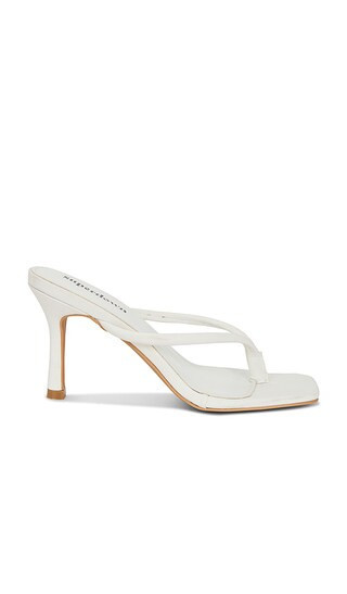 superdown Livi Sandal in White. - size 10 | Revolve Clothing (Global)