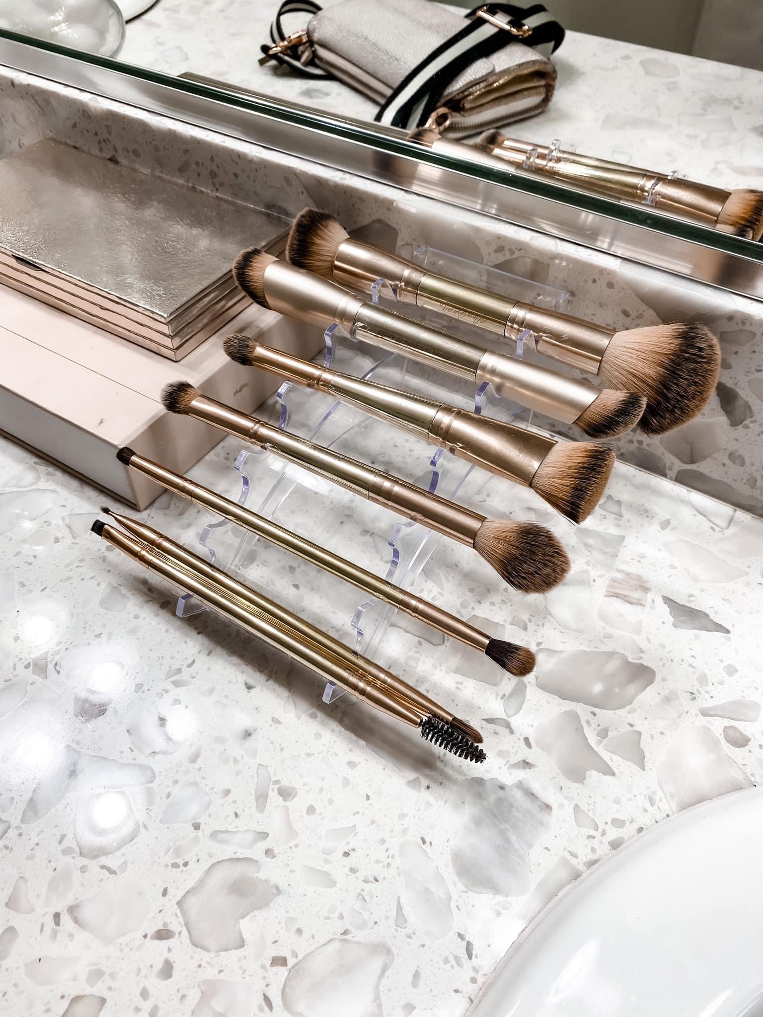 The best brush holder for double ended brushes  

#LTKunder50 #LTKbeauty #LTKsalealert