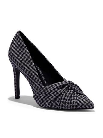 houndstooth-print pleated pump | New York & Company