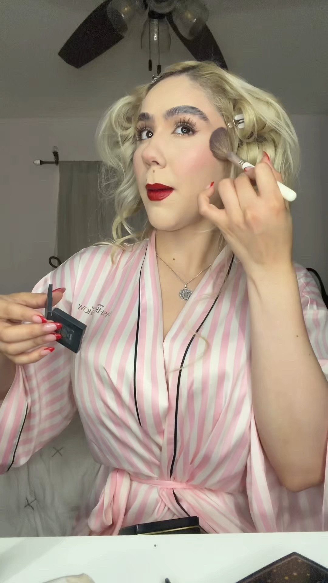 maquíllense conmigo ♥️ 

#LTKmorningroutine #LTKgrwm #LTKselfcare