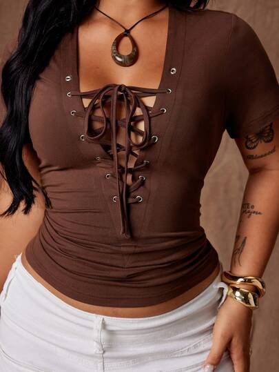 Rustia Plus Size Women V-Neck Strap Decor T-Shirt, Dark Style | SHEIN USA | SHEIN