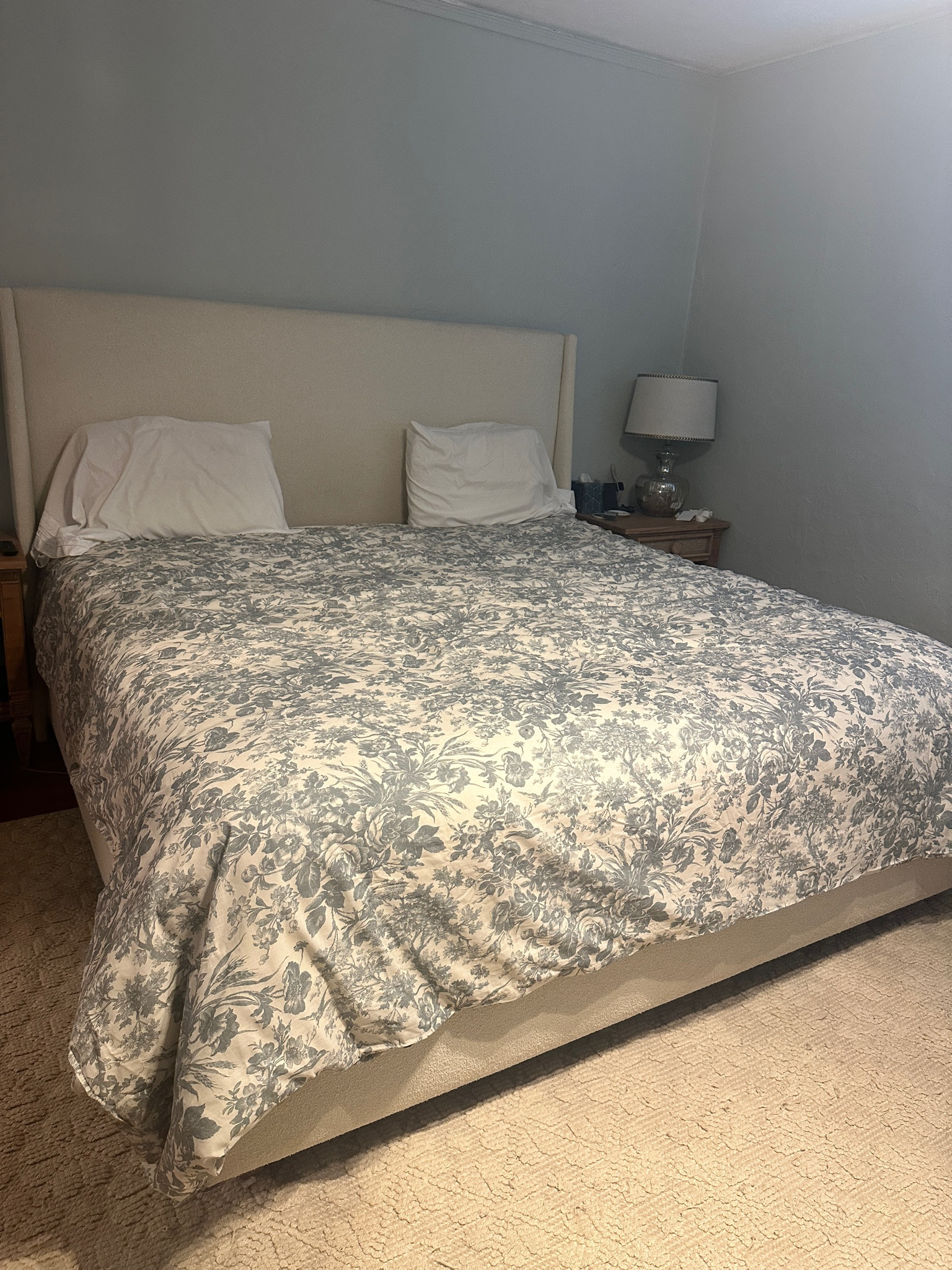 New duvet cover and comforter 😍
Both were purchased  from our wedding registry and are so beautiful and comfortable! 


Wedding gift. Wedding registry. Duvet cover. Bedroom. Bedding. 

#LTKHome #LTKWedding