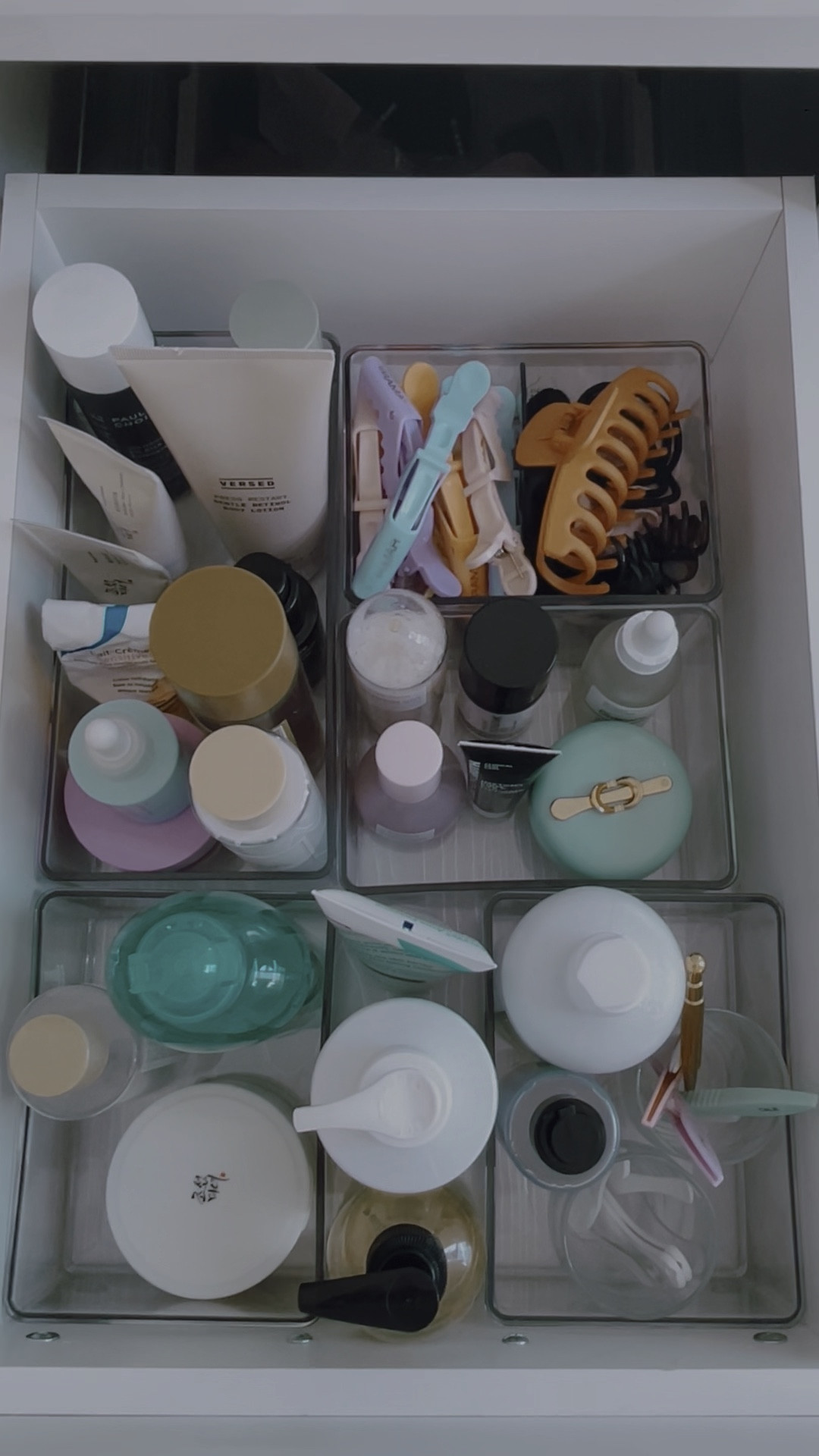 Another day another drawer .. so excited to use these bins. My other drawers were not deep enough for them.

#LTKhome