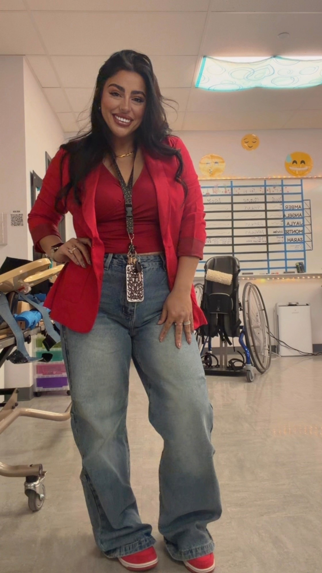 Jeans are fashion nova! Message me for the link 


#LTKMidsize #LTKootd #LTKgrwm