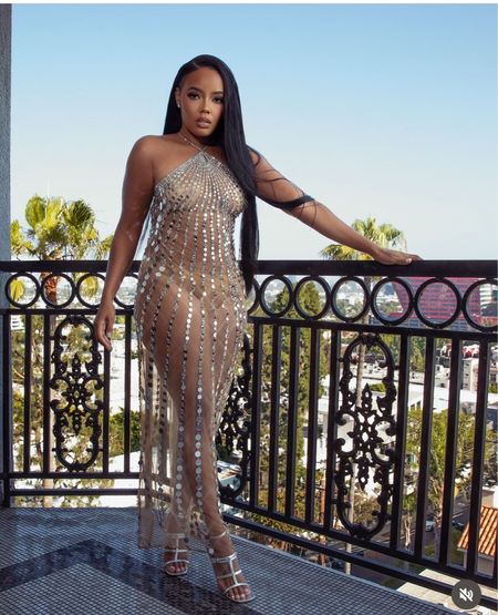 @angelasimmons wore a $998 @retrofete Maris Dress in Tanin to the #badboysrideordie premiere in #losangeles , styled by @ashleyseanthomas . Hot! Or Hmm..? Shop #angelasimmonsstyle at the link in bio!
https://rstyle.me/+8eO6HOBr3q93t6m2peB7gQ
📸 Getty #angelasimmons #angelasimmonsfbd #retrofete 